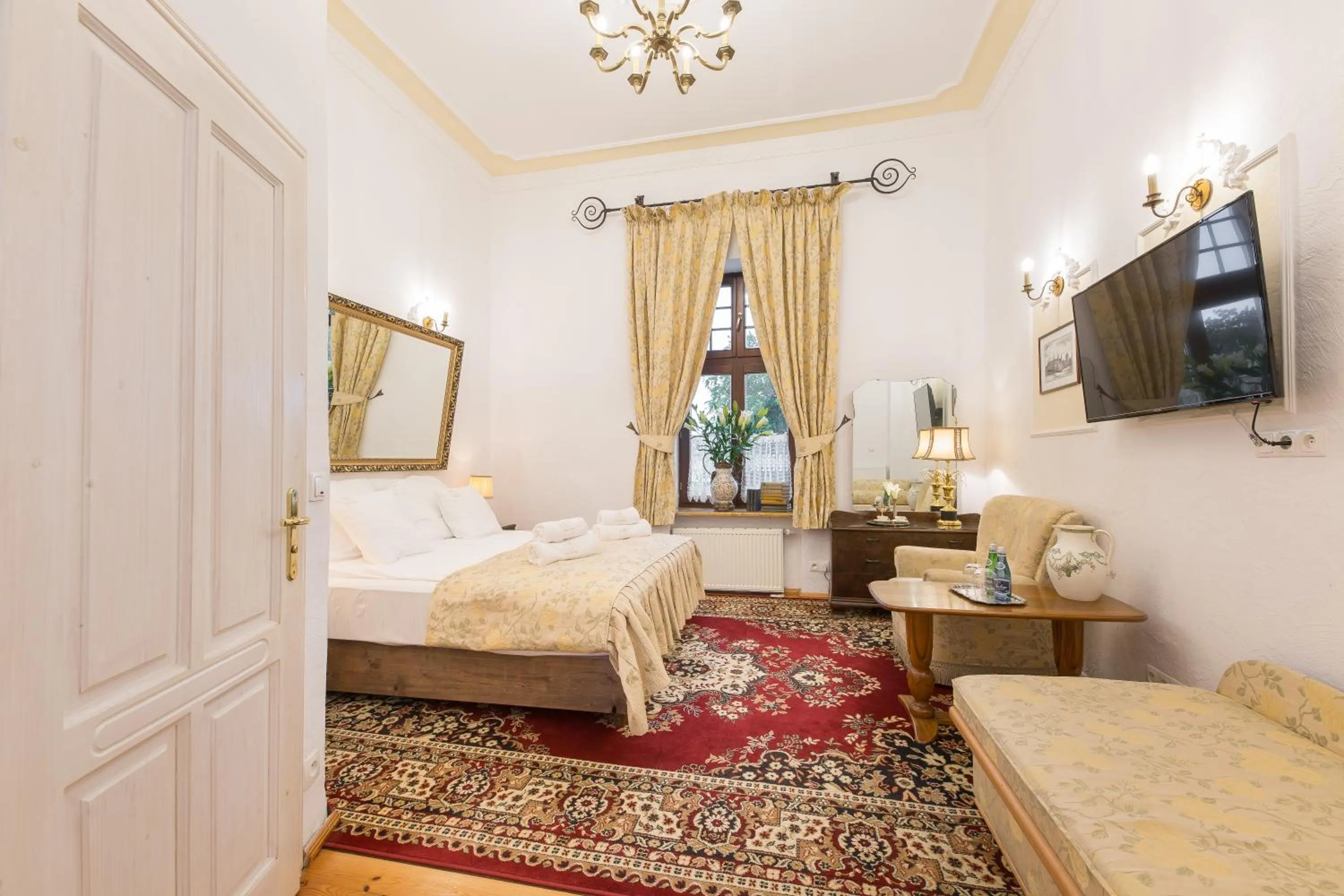 Bed in VILLA RED by COLUMBUS Ustka