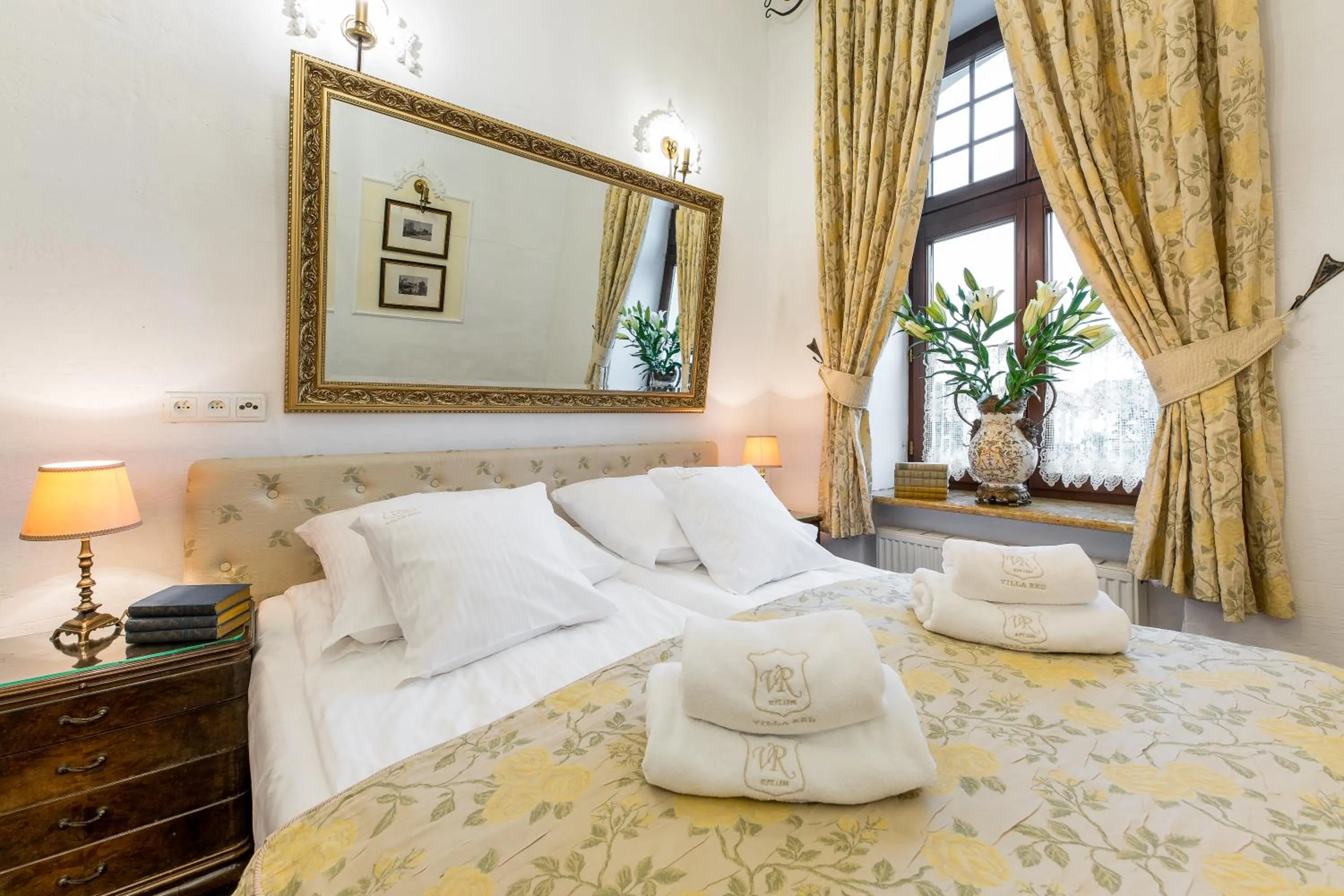 Bed in VILLA RED by COLUMBUS Ustka