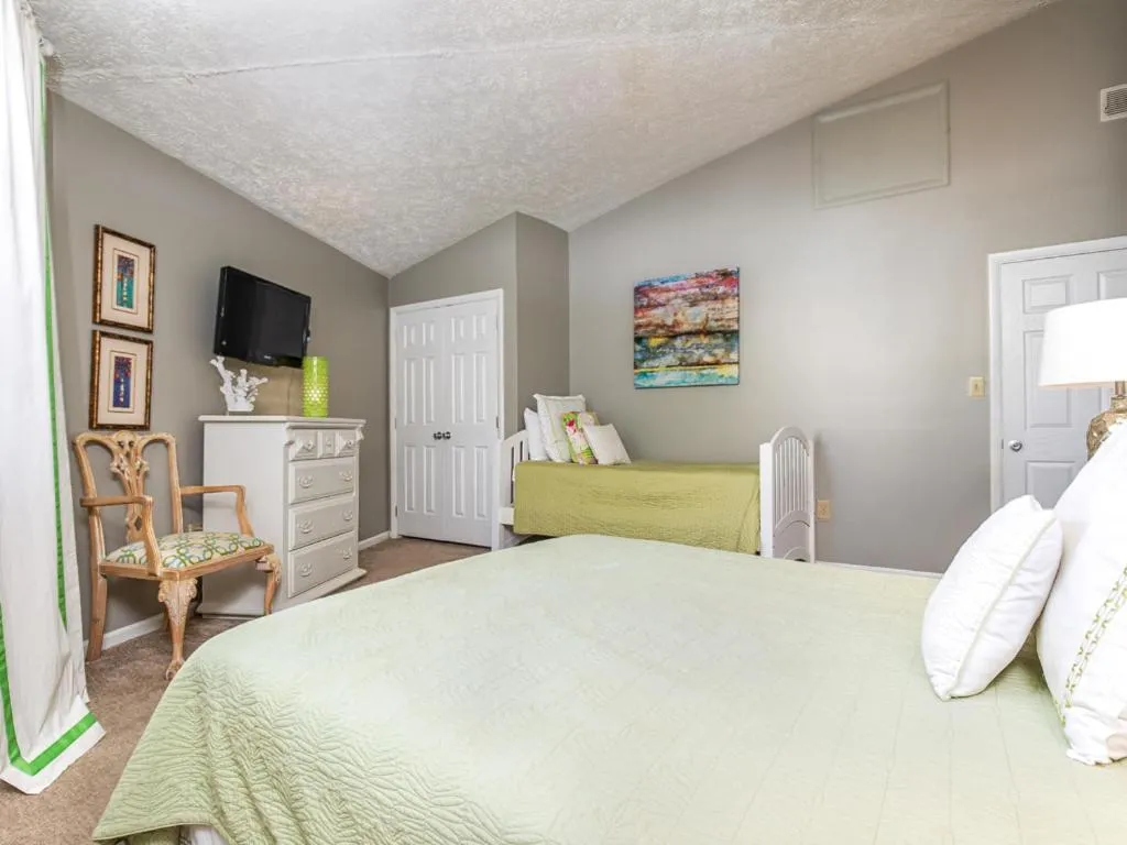 Bed in Coastal Breezes