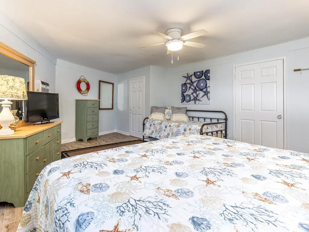 Bed in Coastal Breezes