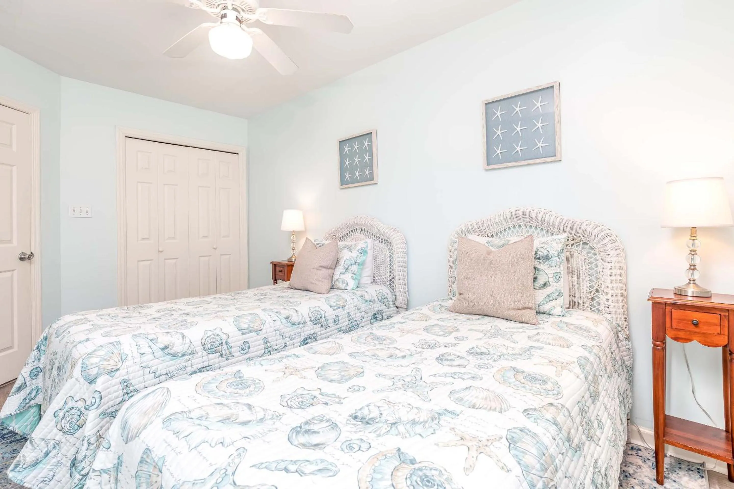 Bed in South Beach Ocean 4