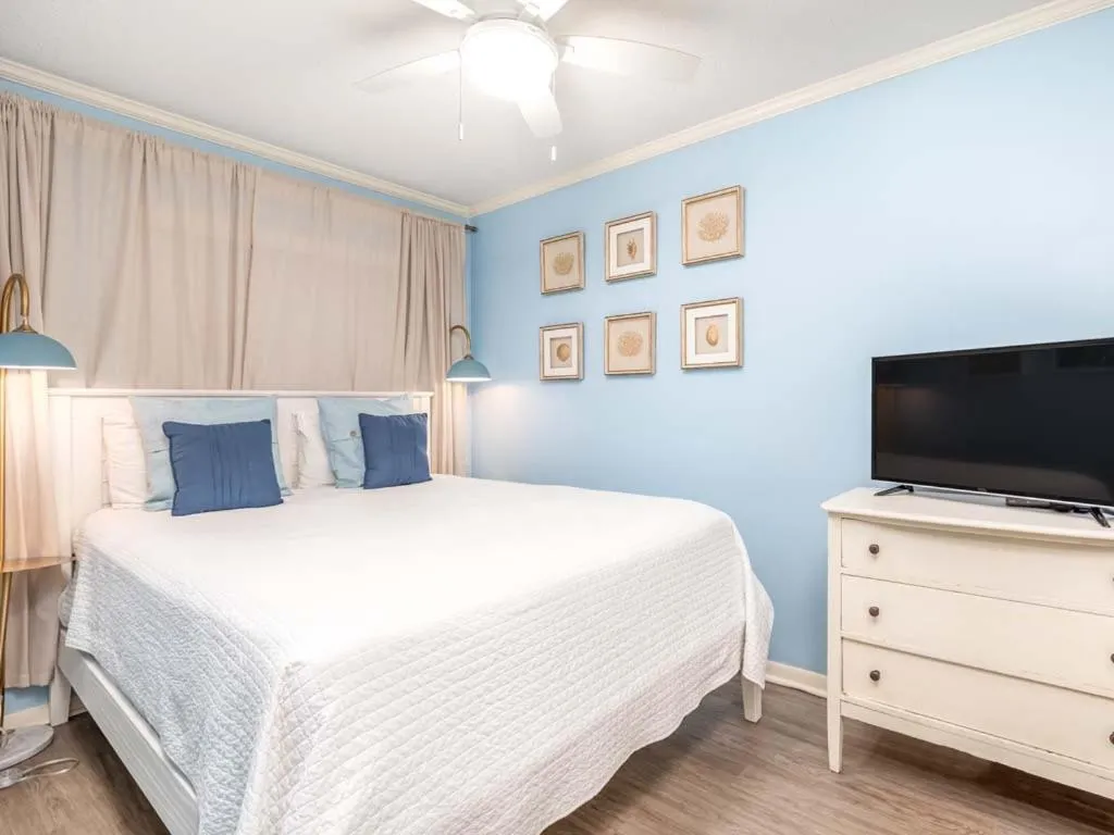 Bed in Beach Racquet A315