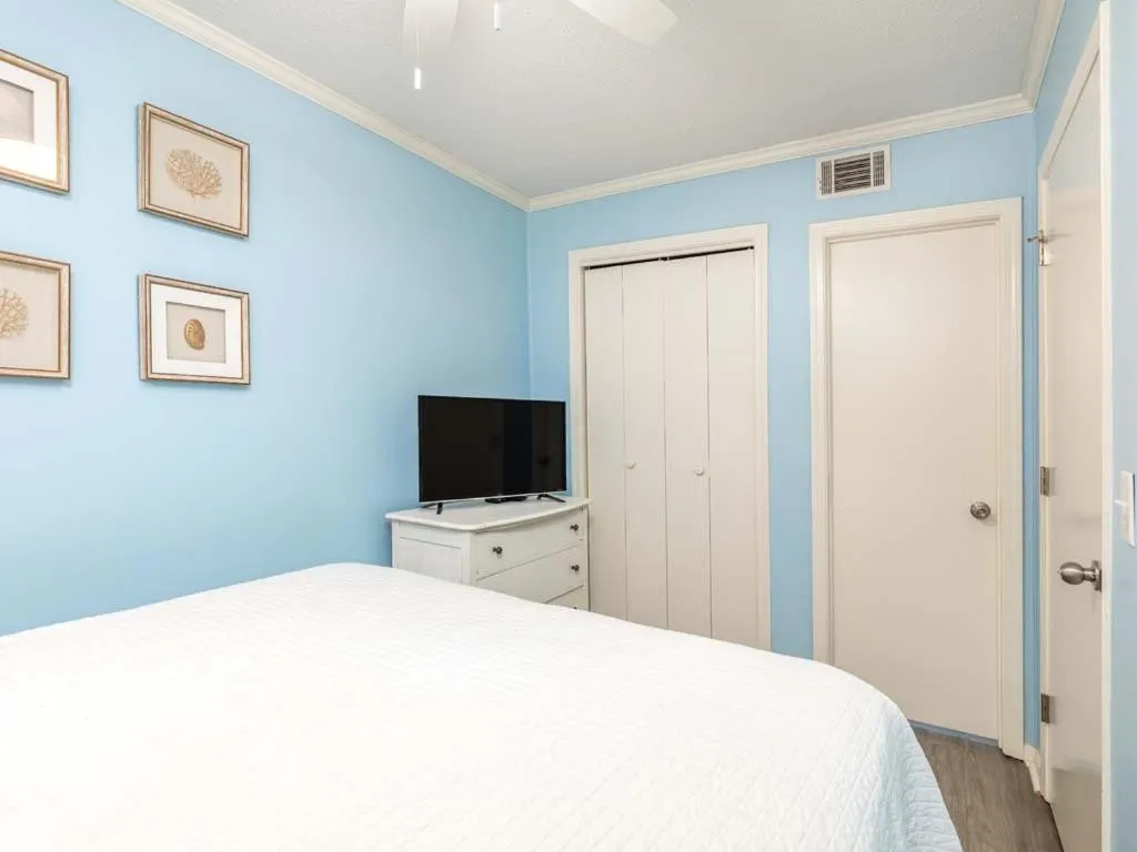 Bed in Beach Racquet A315