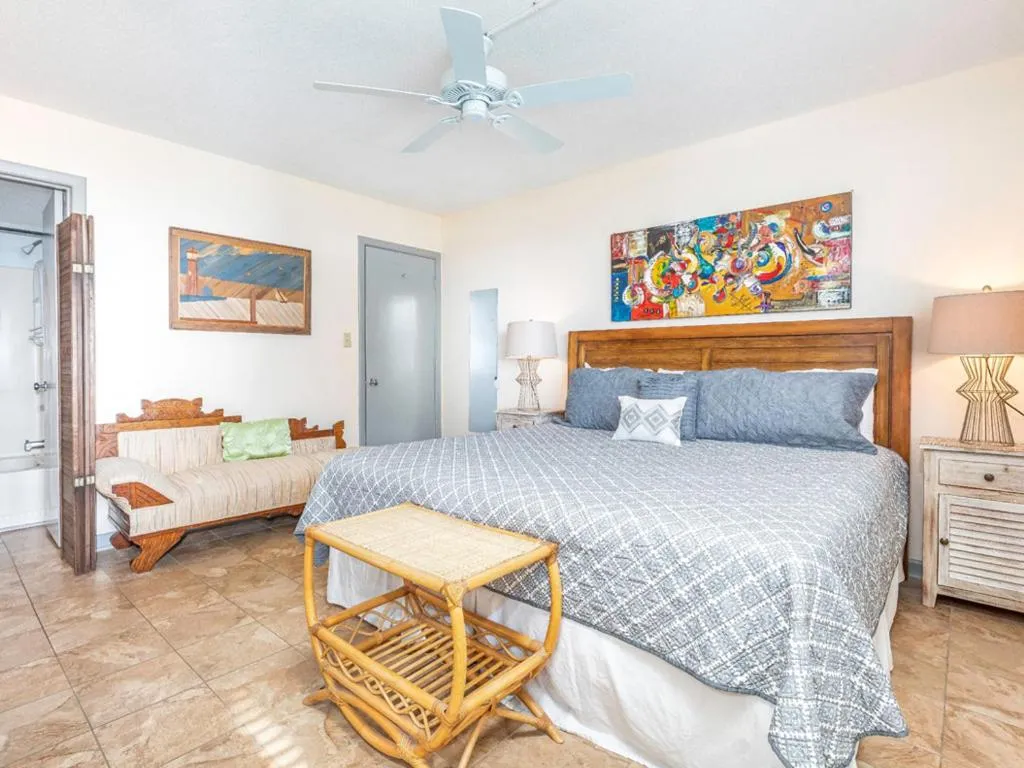 Bed in Tybee Lights 114A