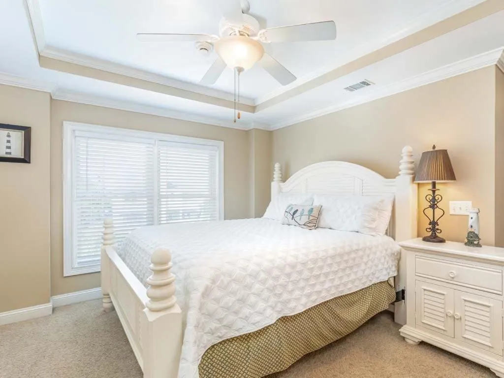 Bed in Silver Seas 301