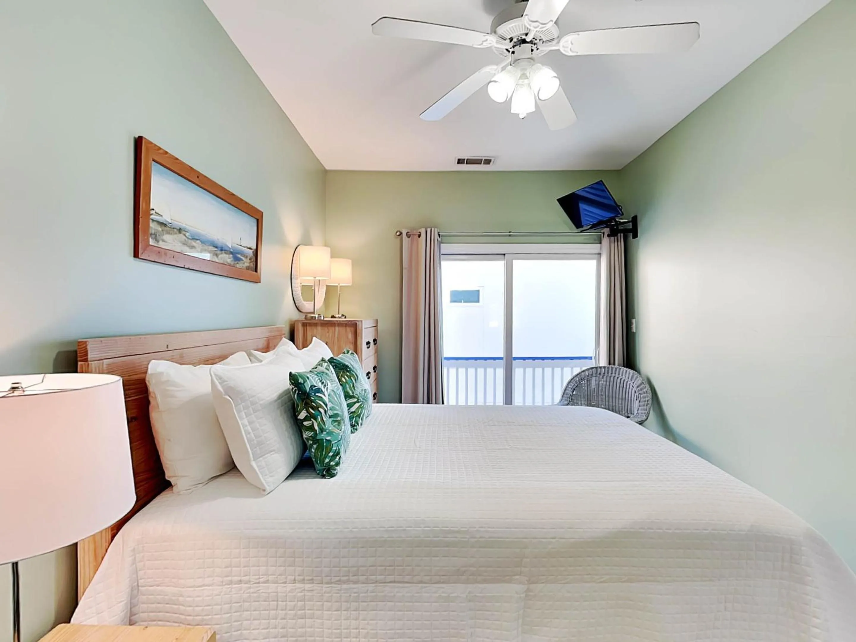 Bed in Tybee Sands 4A