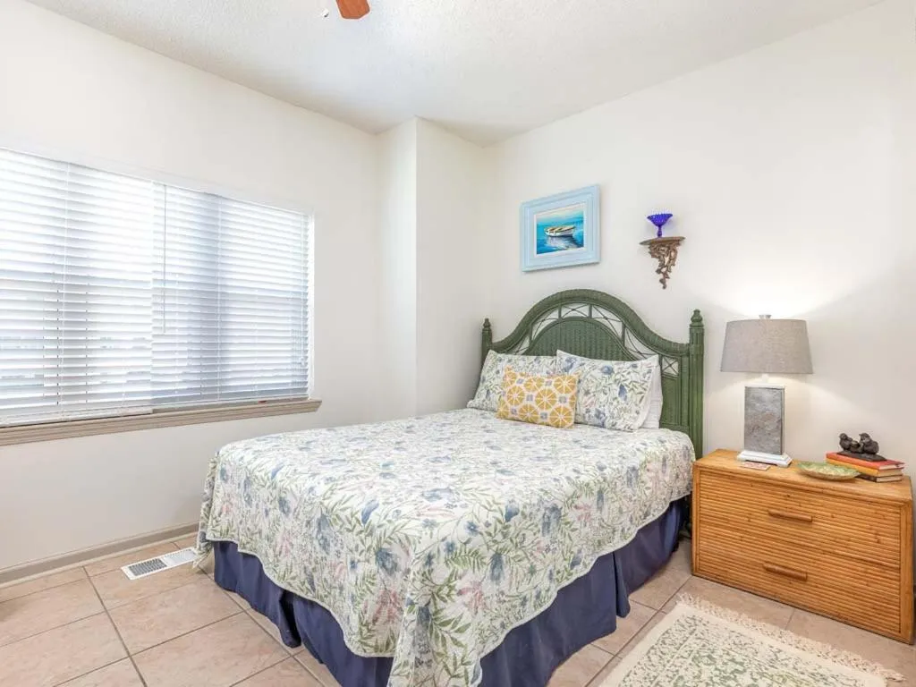 Bed in Atlantic Ocean 11