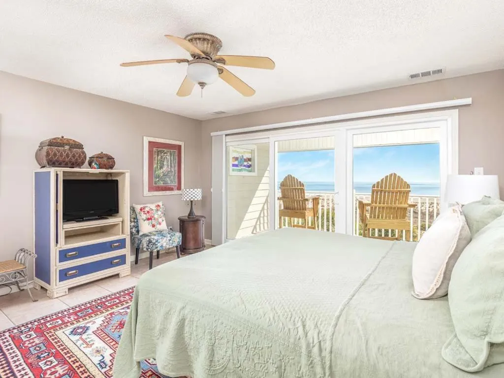 Bed in Atlantic Ocean 11