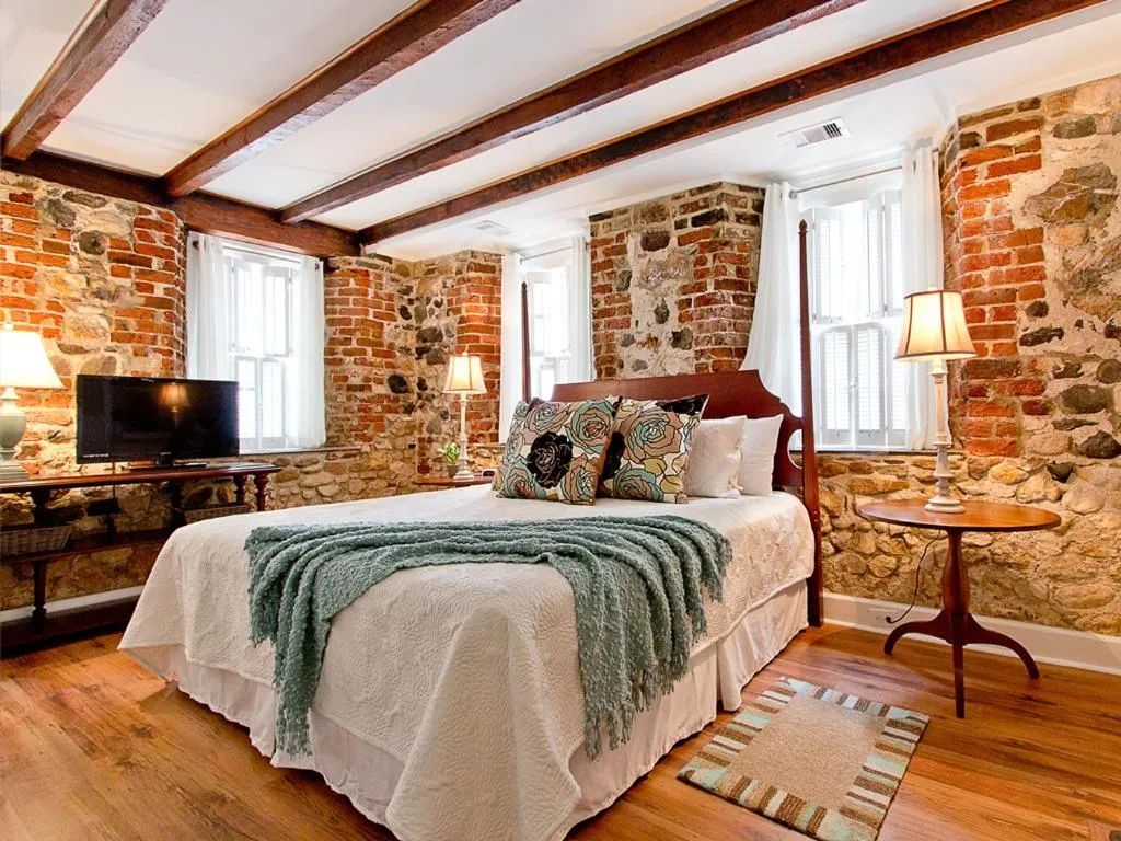 Bed in Habersham House