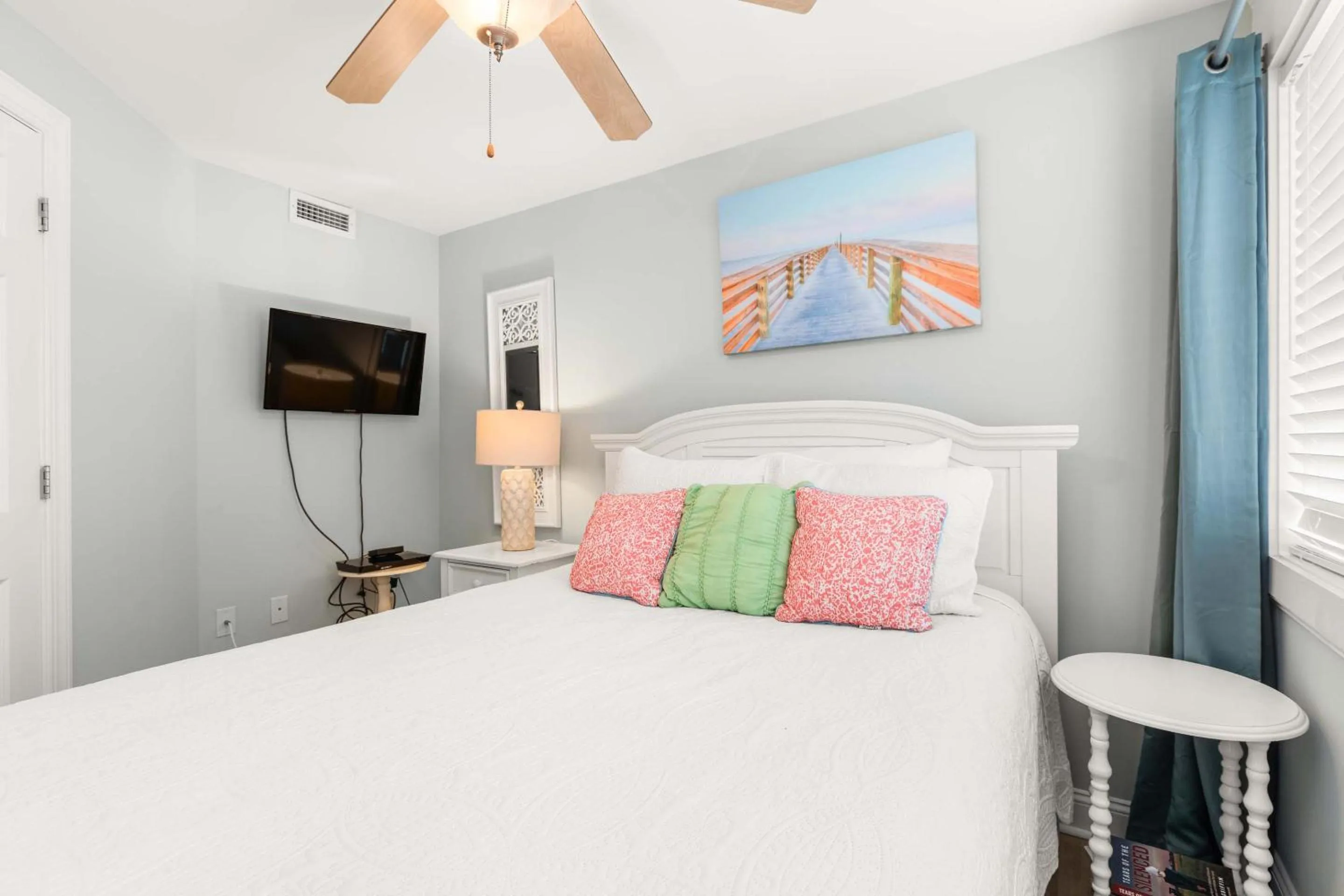 Bed in Captains Watch 8