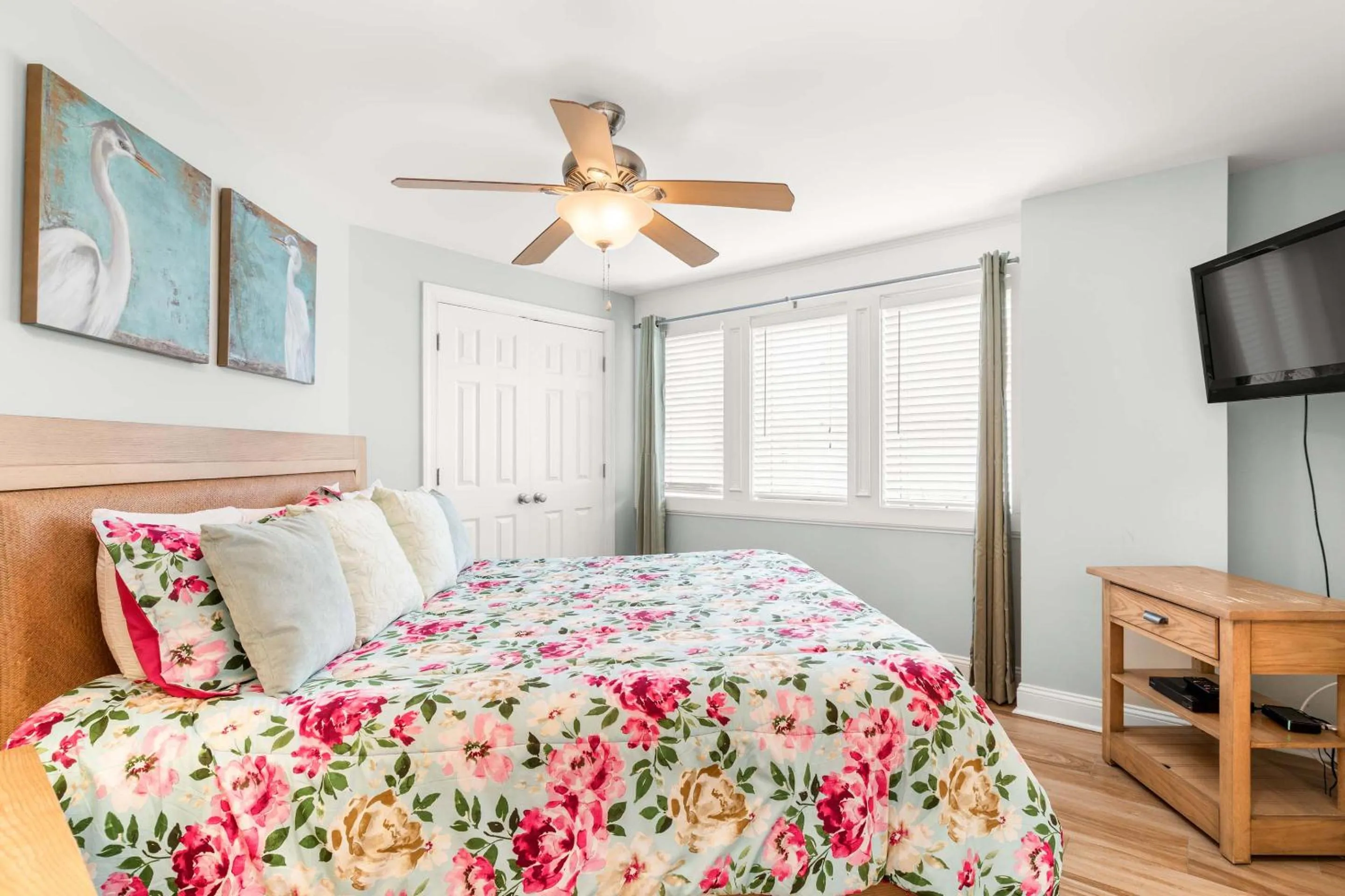 Bed in Captains Watch 8