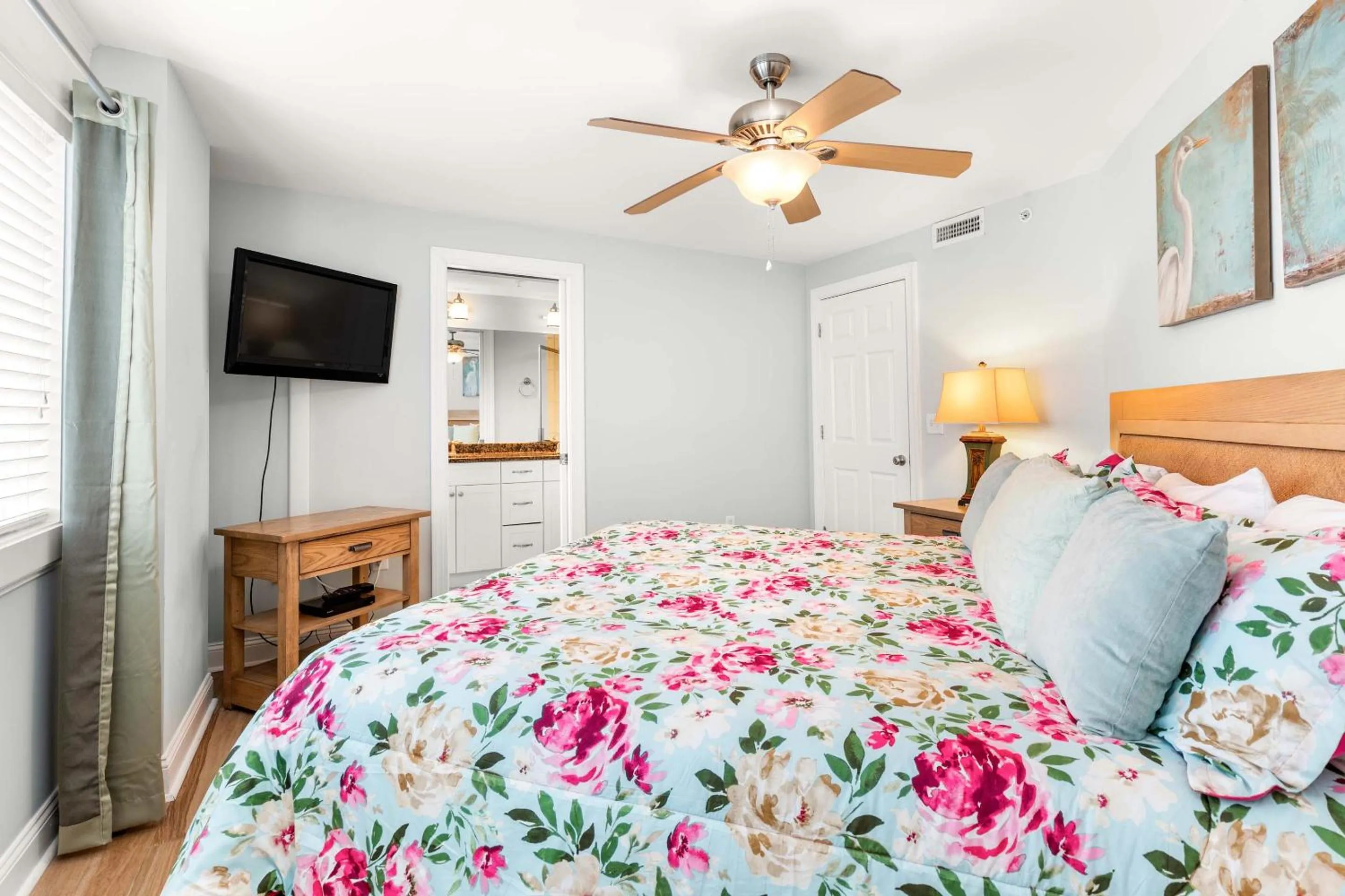 Bed in Captains Watch 8