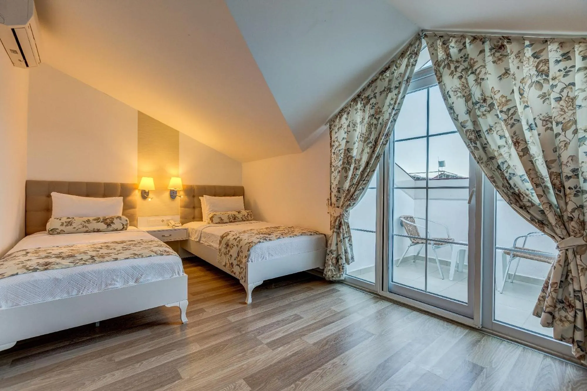 Bed in Monta Verde Hotel & Villas