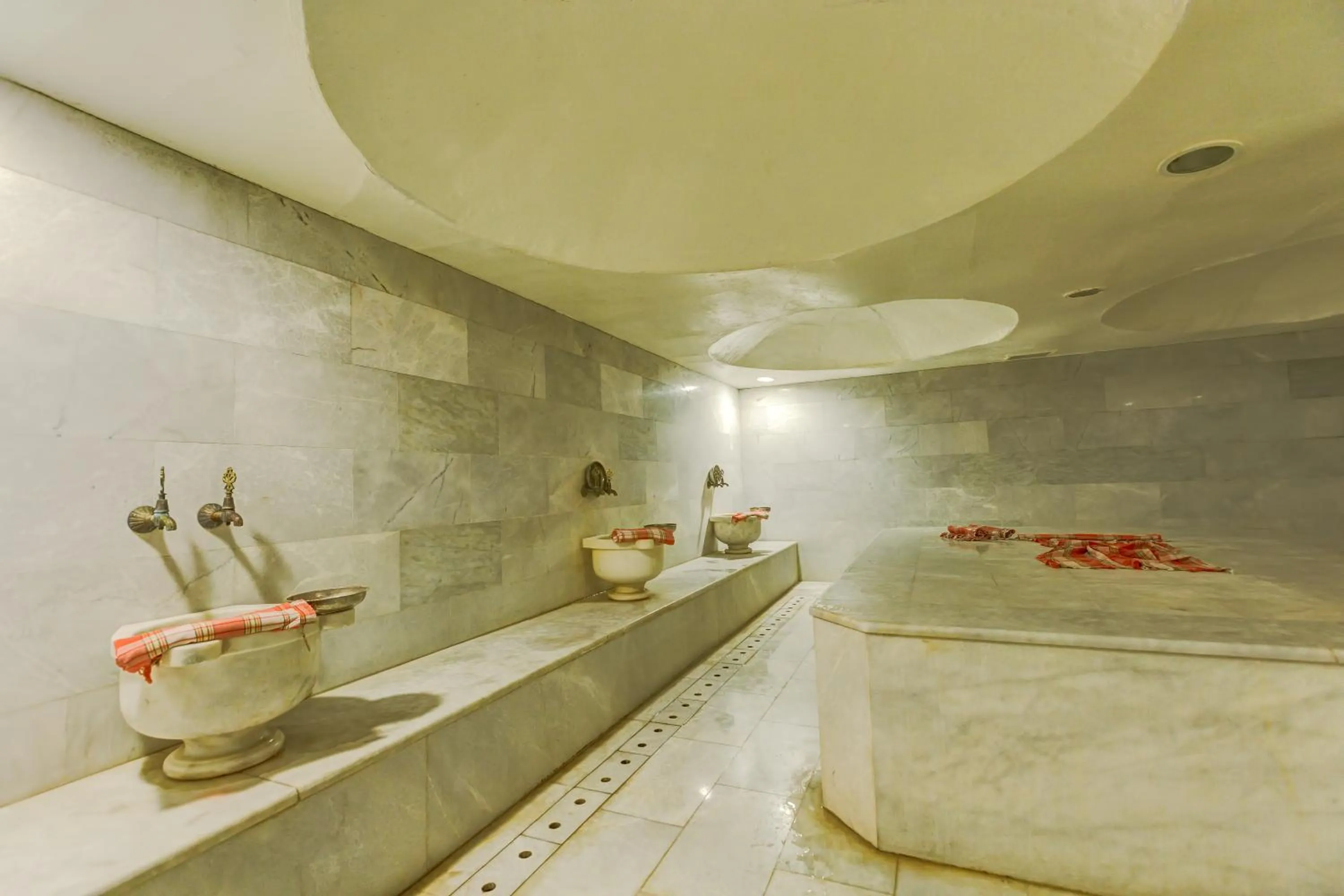 Massage in Monta Verde Hotel & Villas