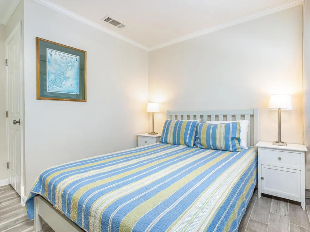 Bed in Horsepen Creek Cottage