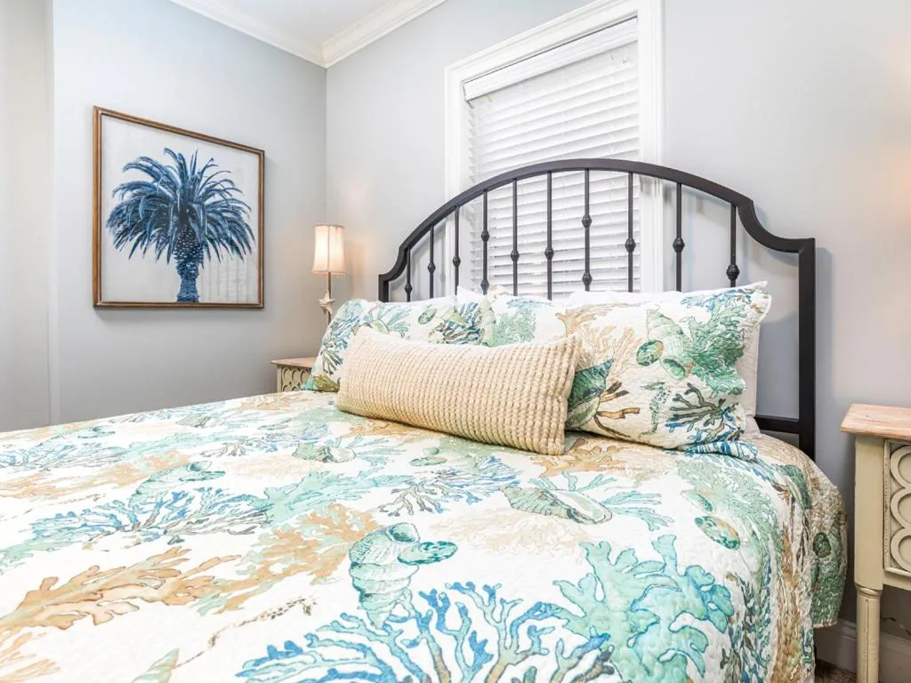 Bed in Brass Rail 206