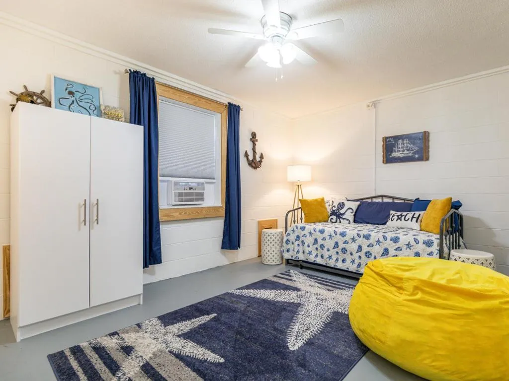 Bed in Castaway Cottage