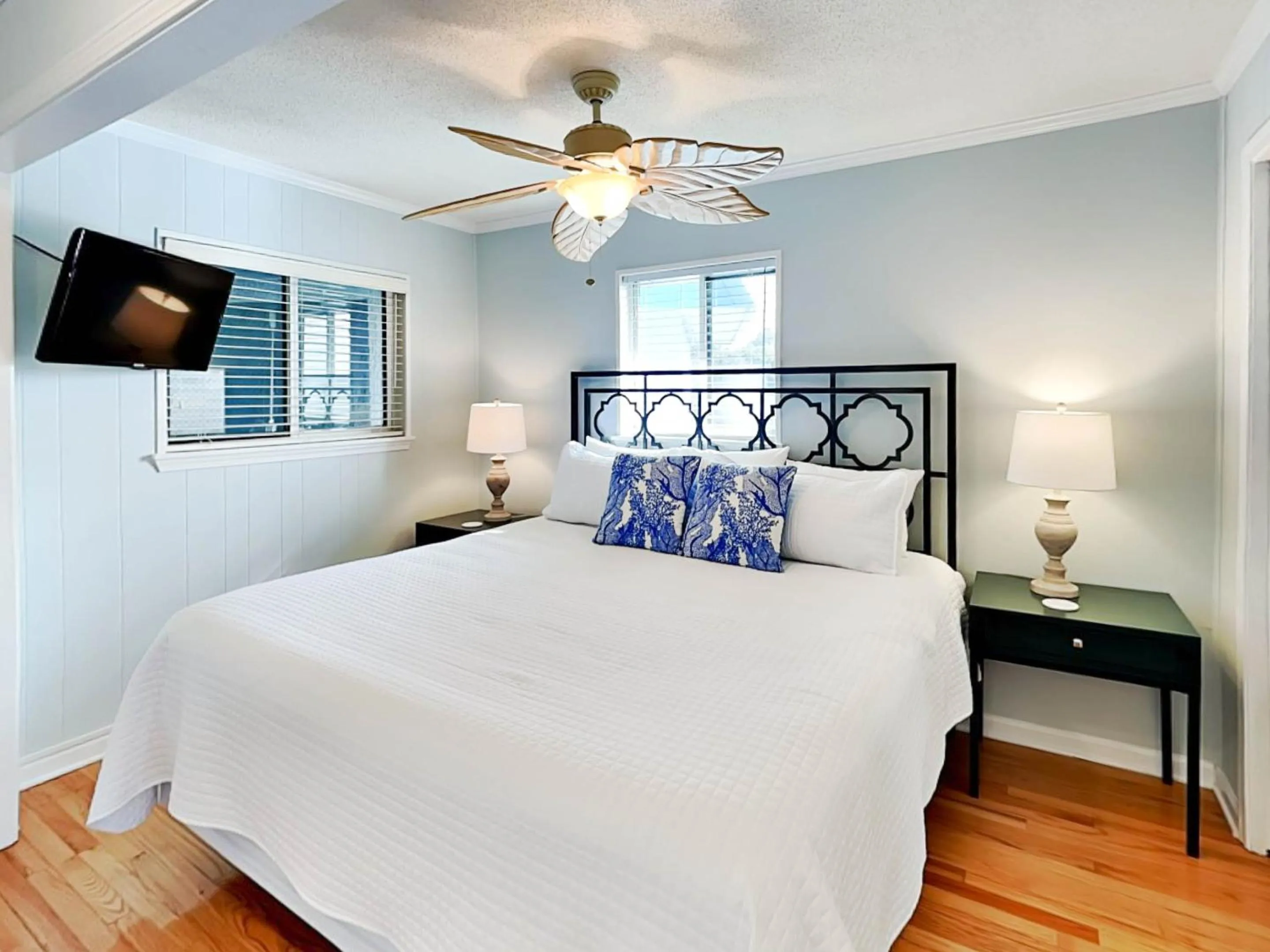 Bed in Beach Racquet A301