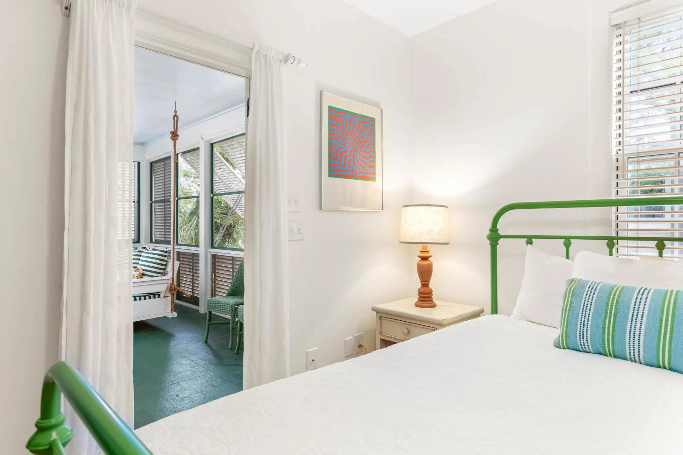 Bed in Caretta Cottage