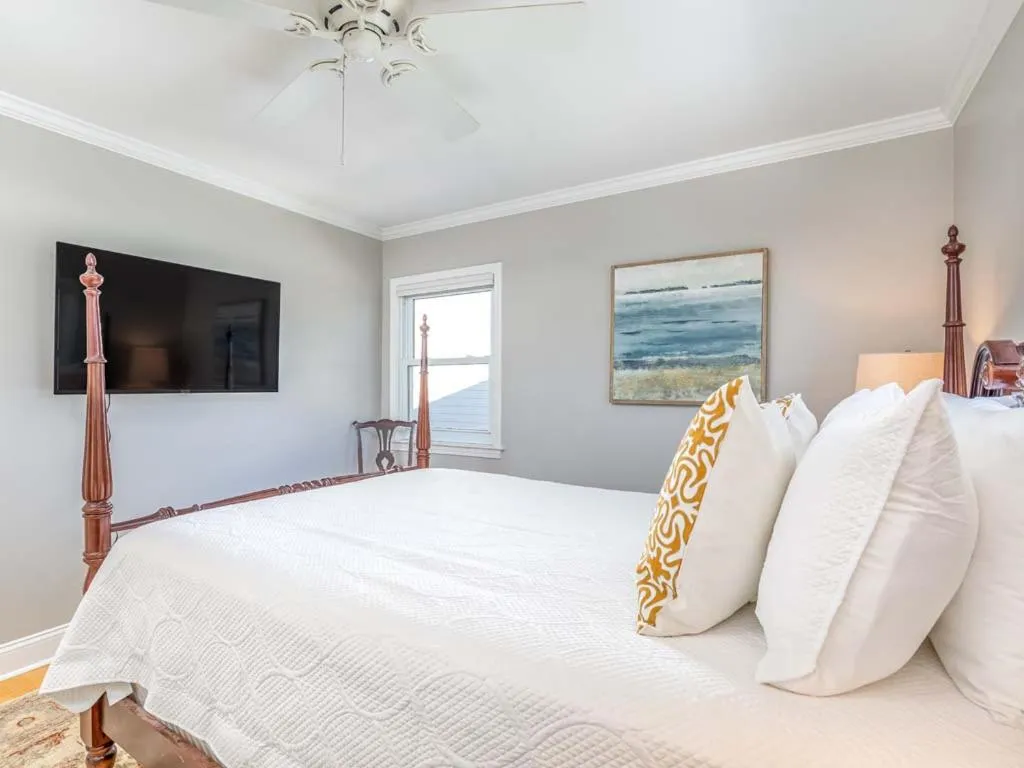 Bed in A Salty Senorita