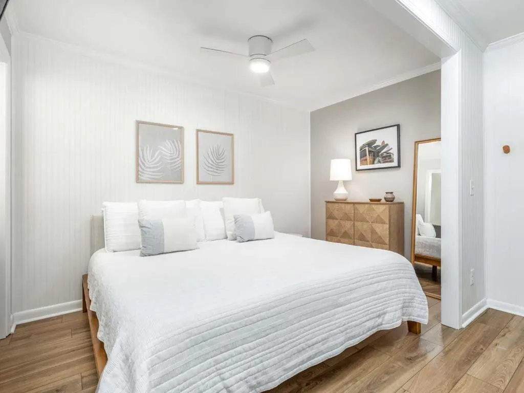 Bed in Beach Racquet B109