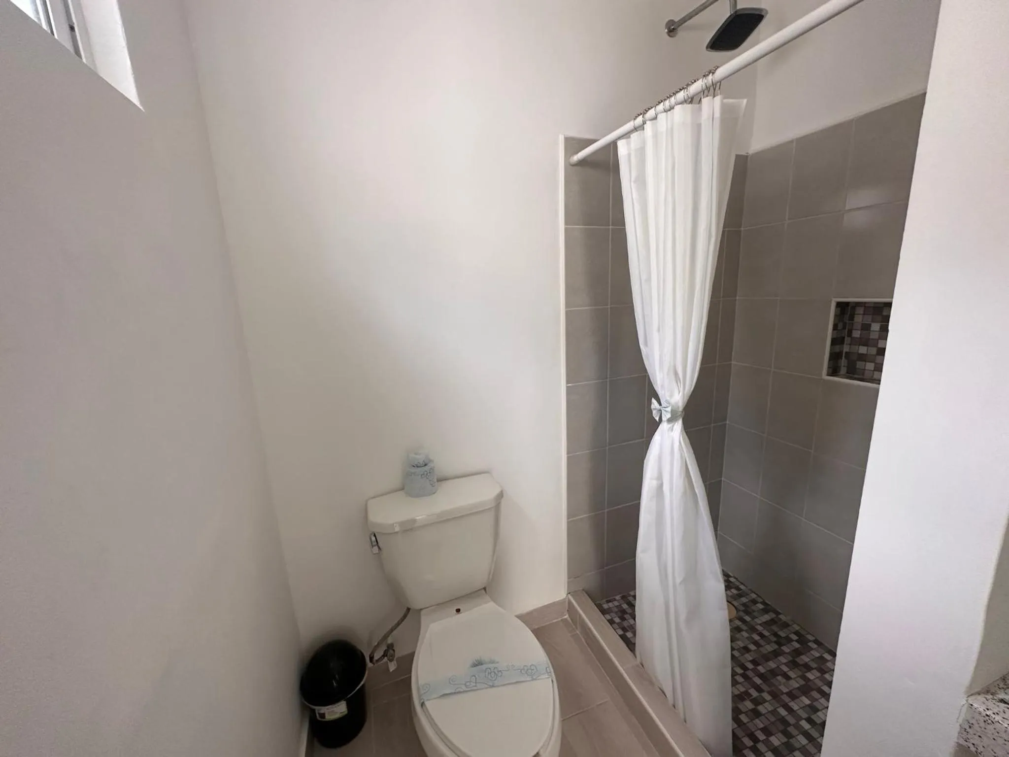 Shower in La Quinta Caribeña