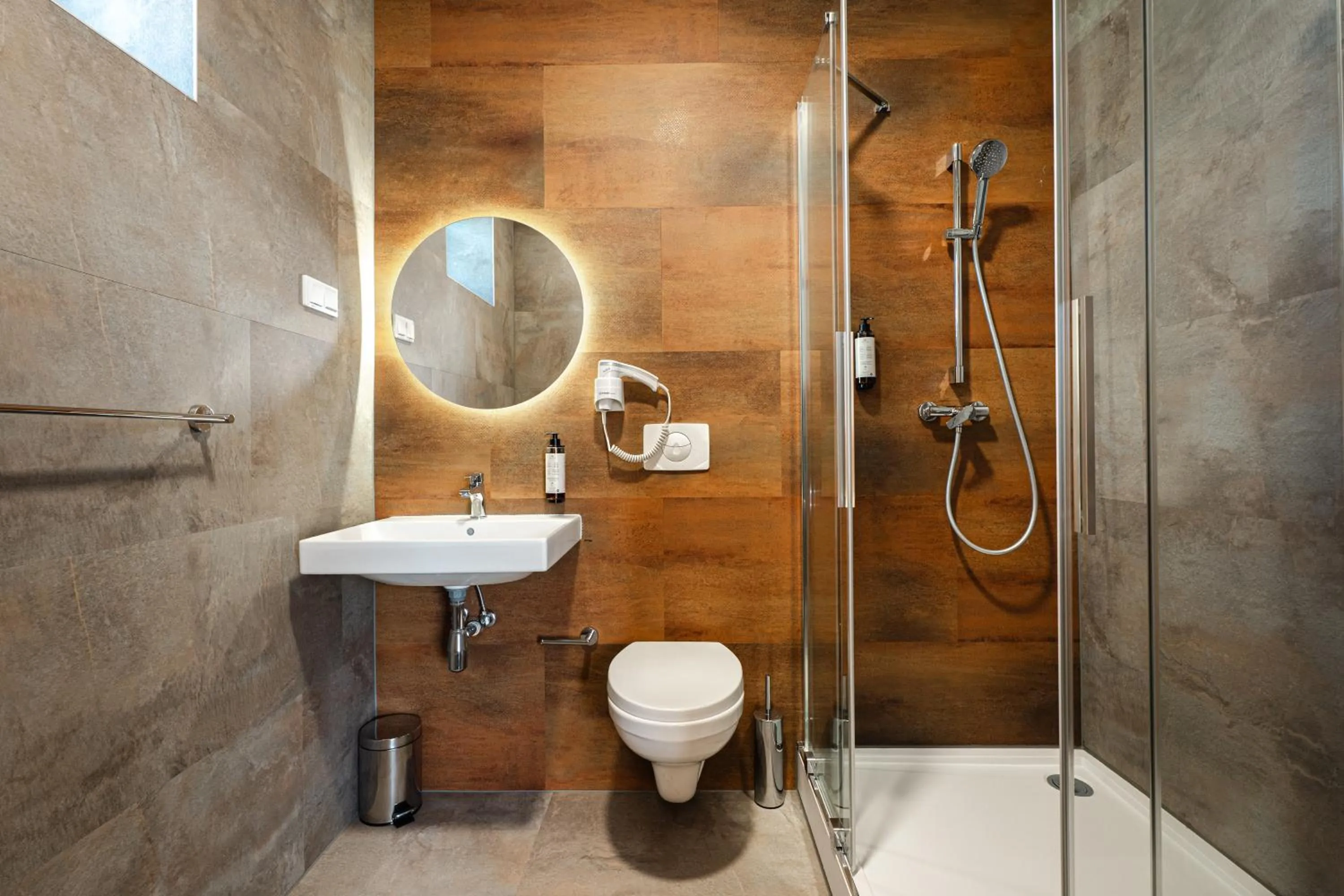 Shower in Hotel Solny