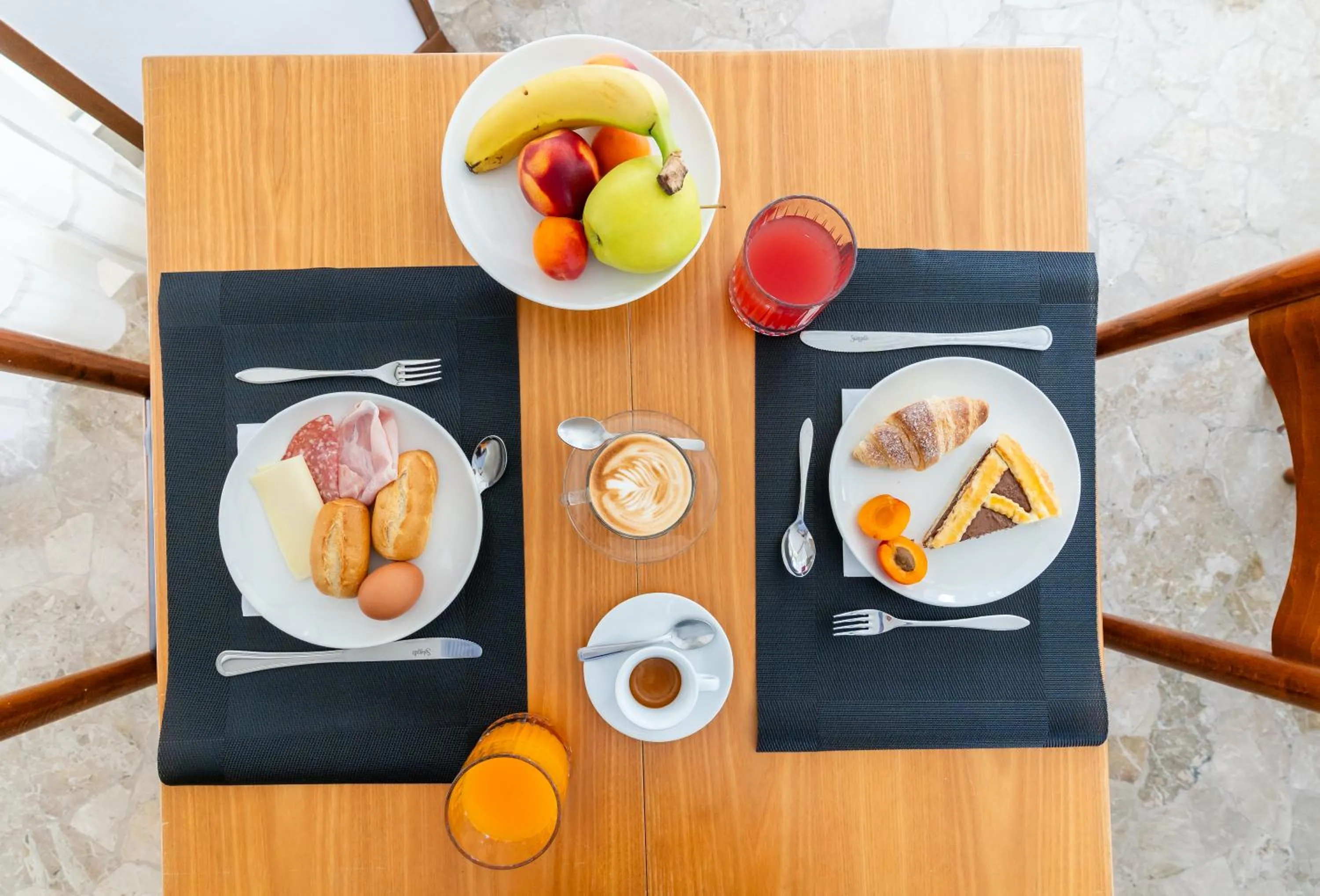 Restaurant/places to eat in Hotel Ischia