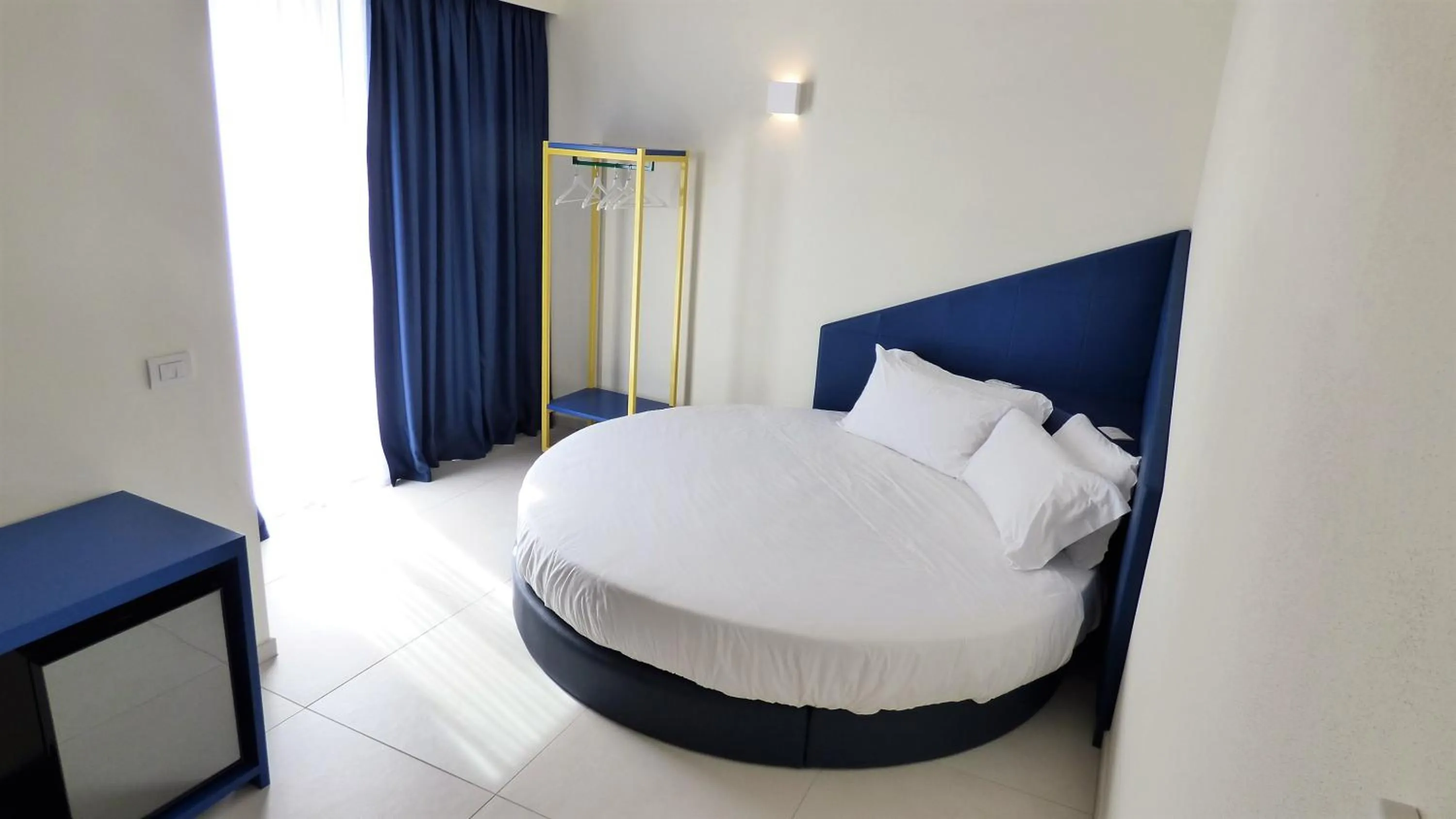 Photo of the whole room, Bed in Hotel Trevi