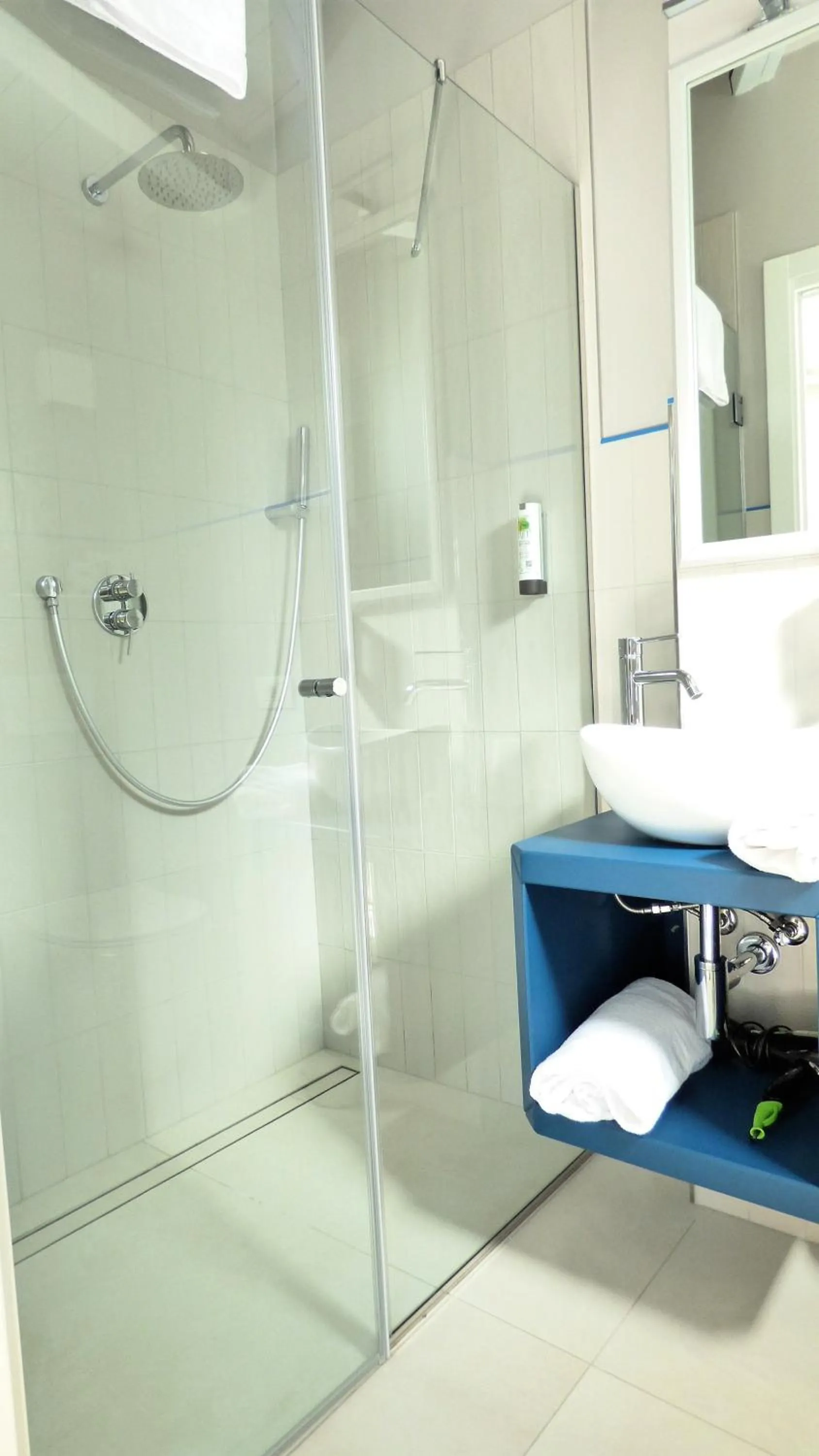 Bathroom in Hotel Trevi