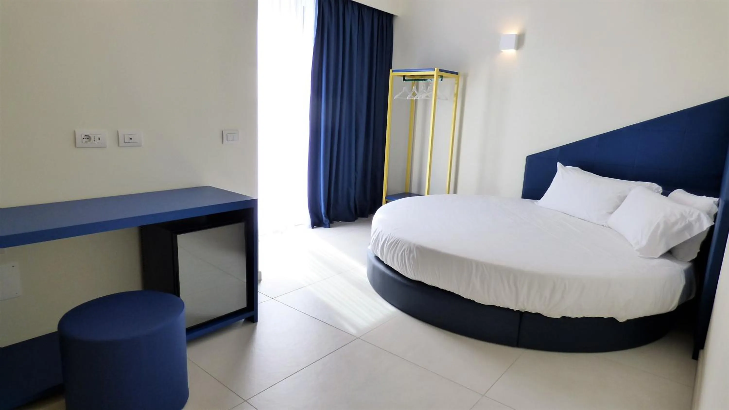 Photo of the whole room, Bed in Hotel Trevi