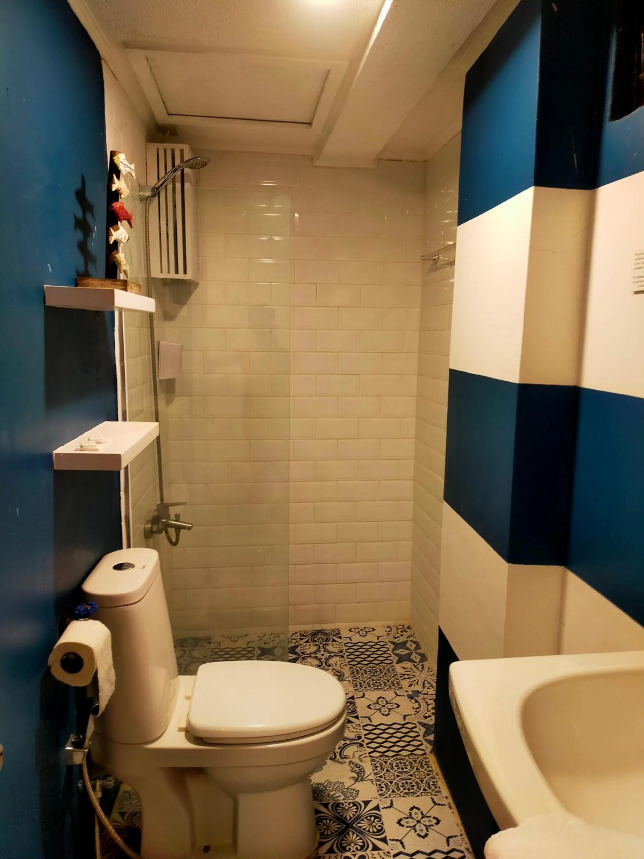 Shower in The New View by Ecotel