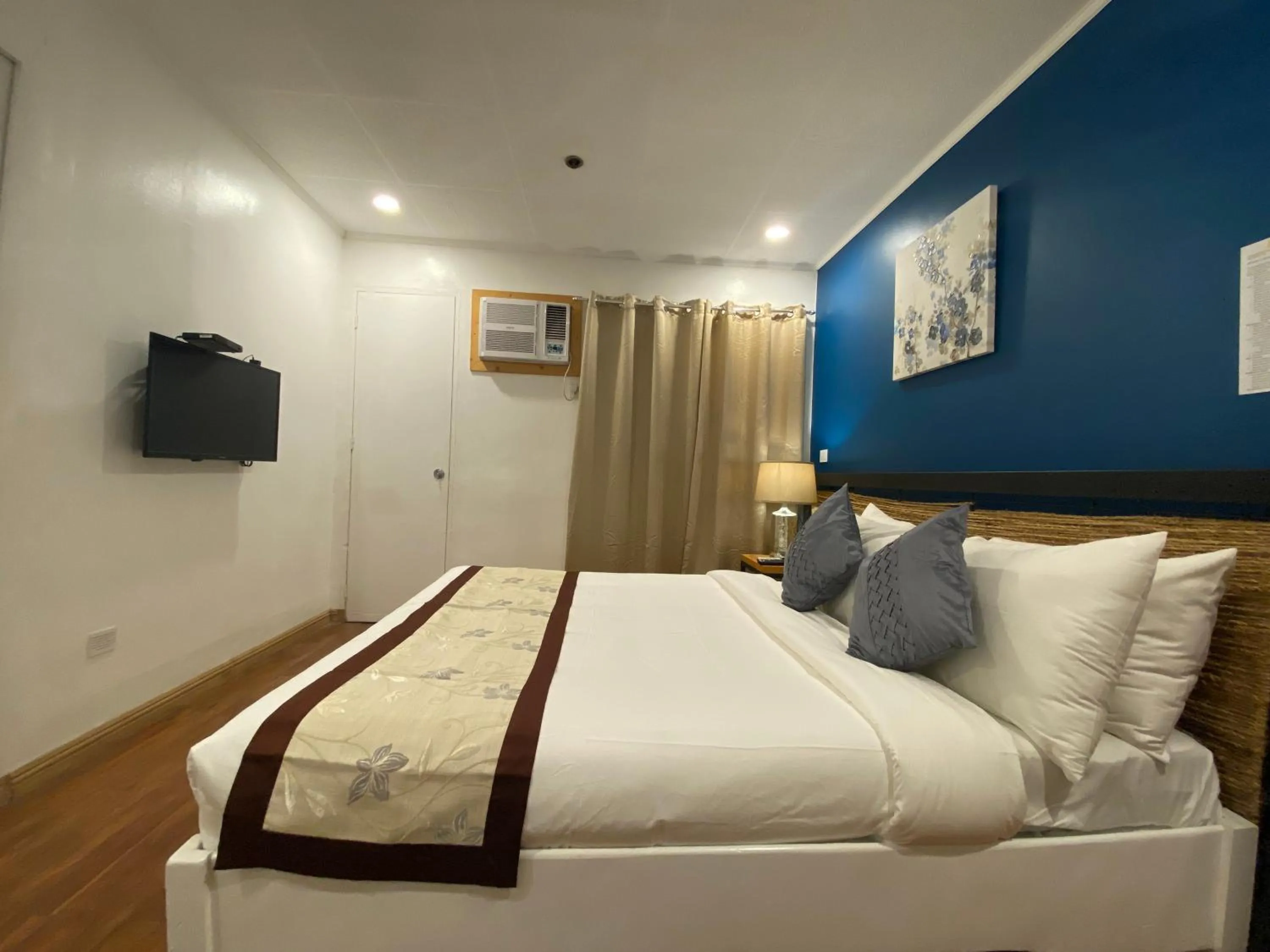 Bed in The New View by Ecotel