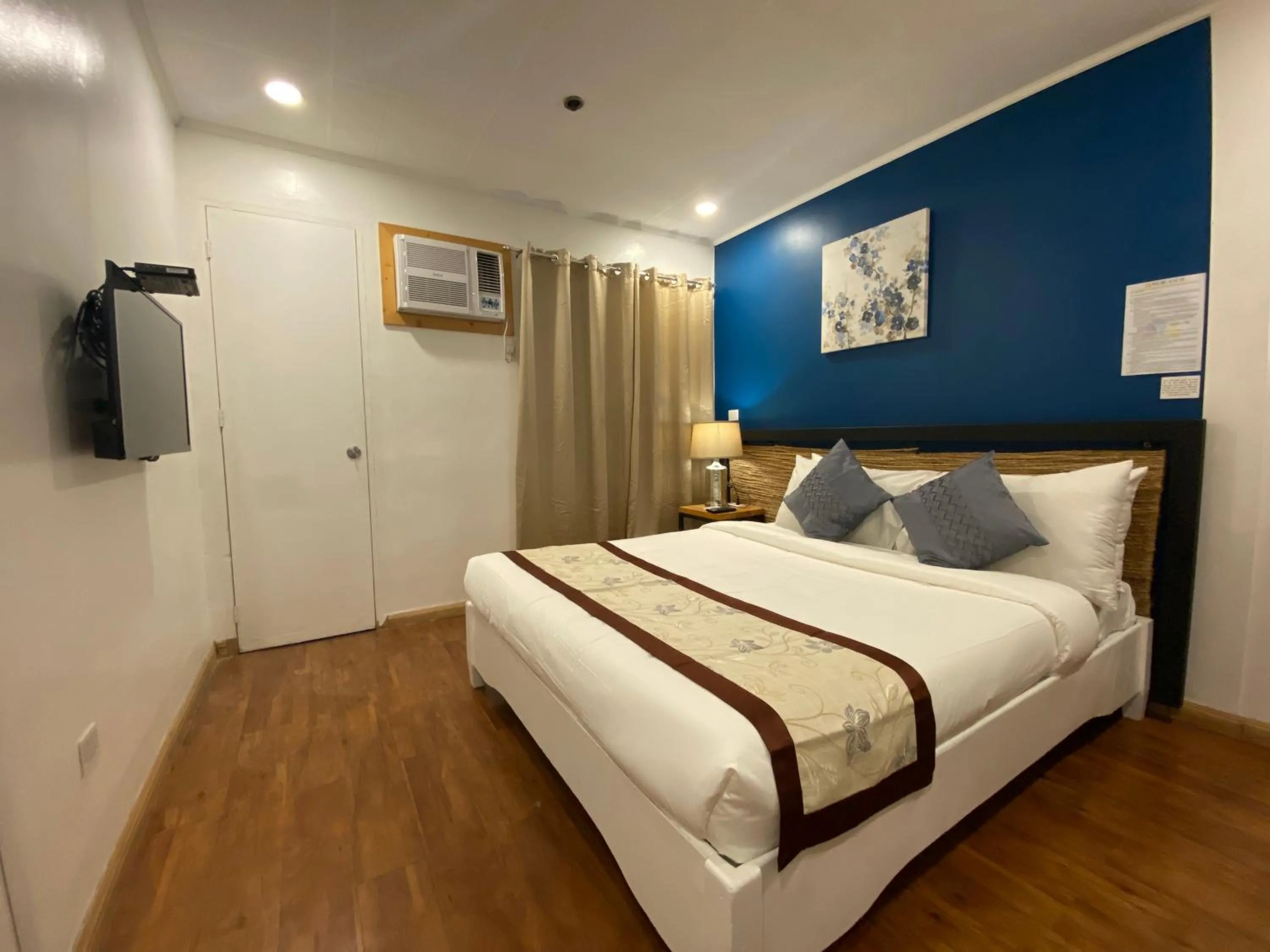 Bed in The New View by Ecotel