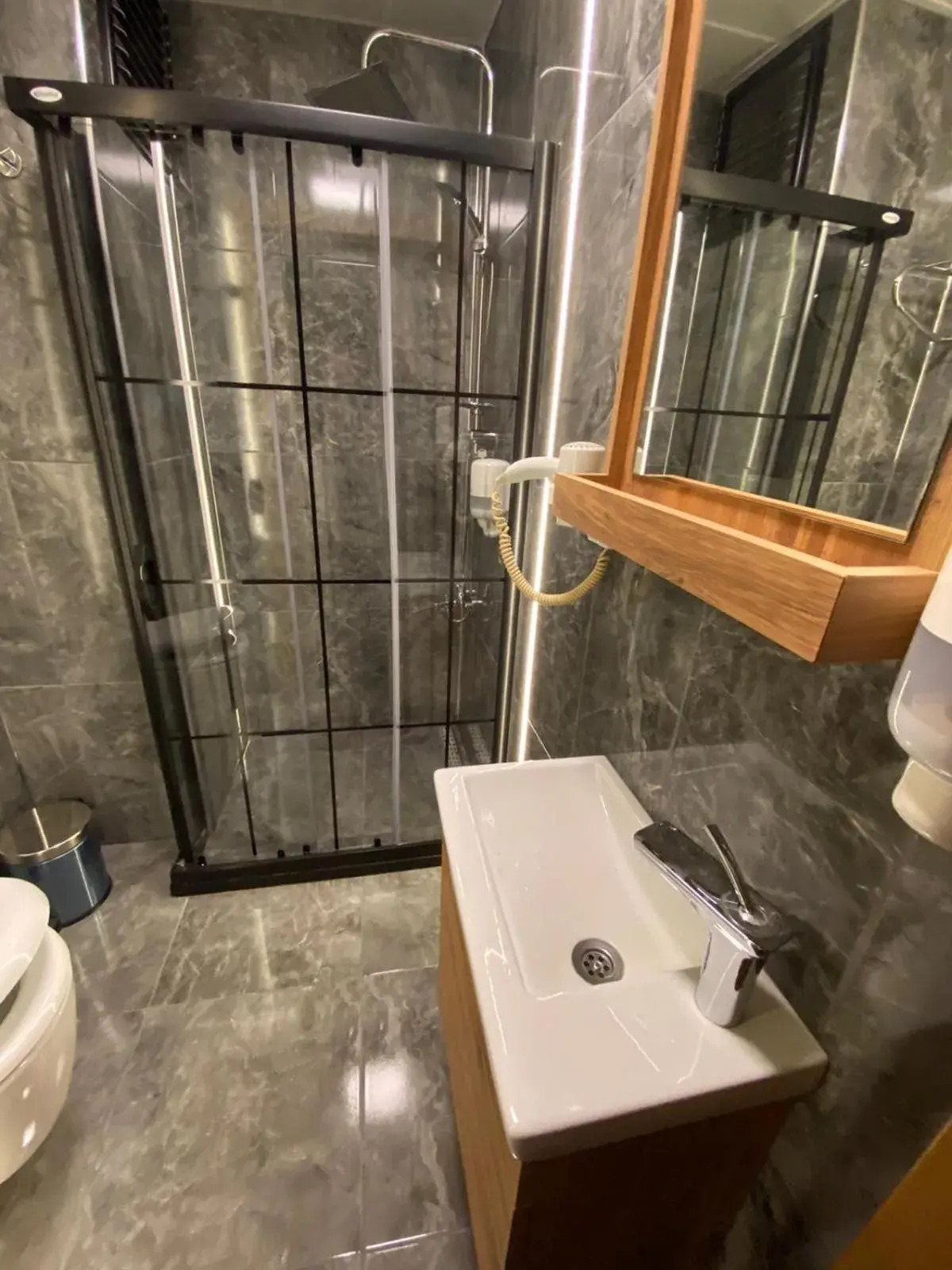 Standard Quadruple Room in Rhisos Gold Otel Standard Quadruple Room in Rhisos Gold Otel