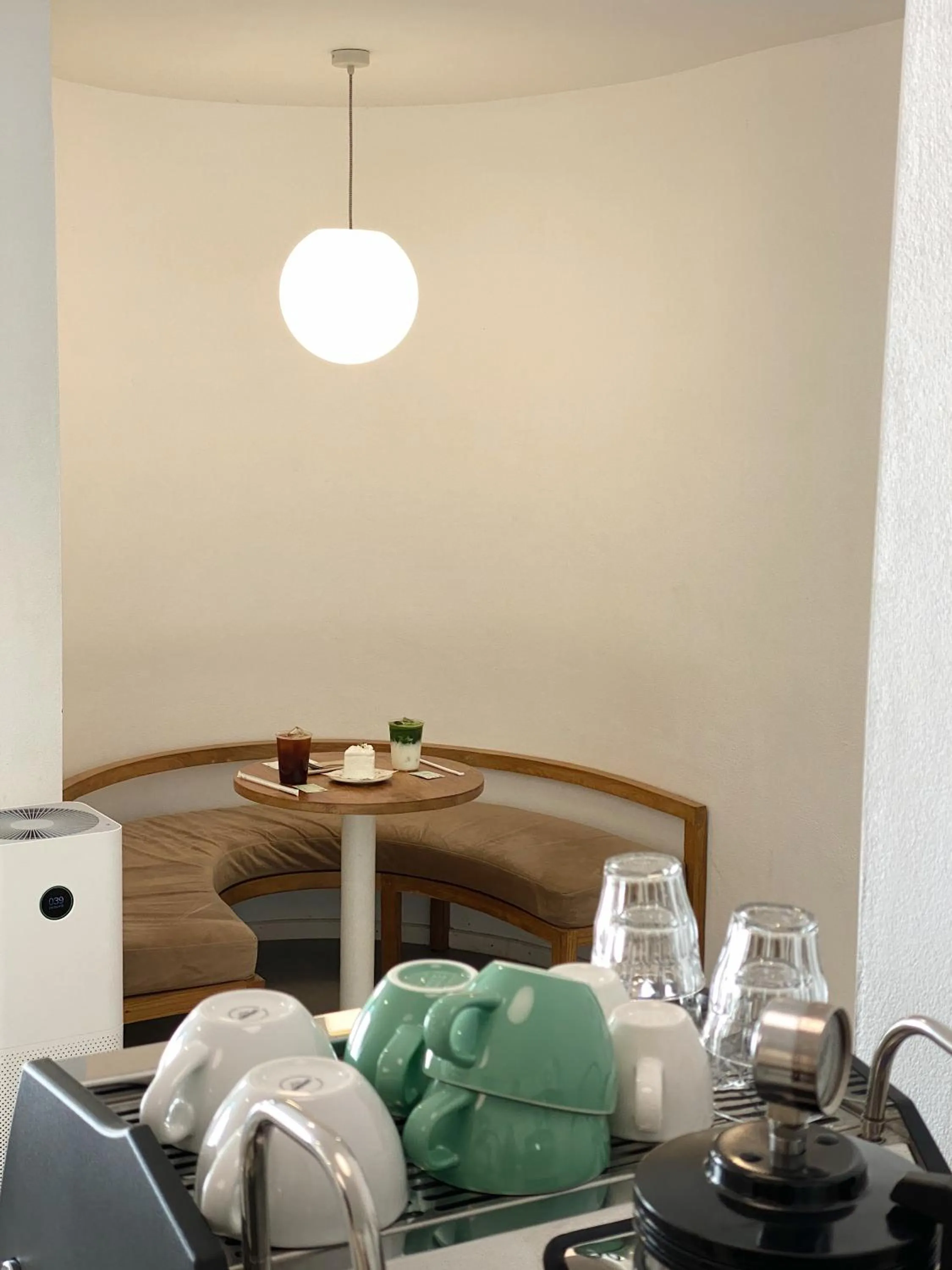 Restaurant/places to eat in Evergreen Cafe and Hotel