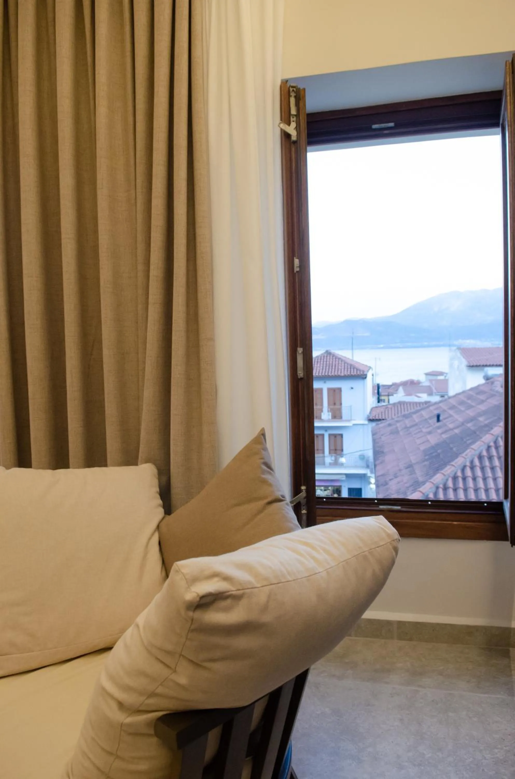 Seating area in Leone suites