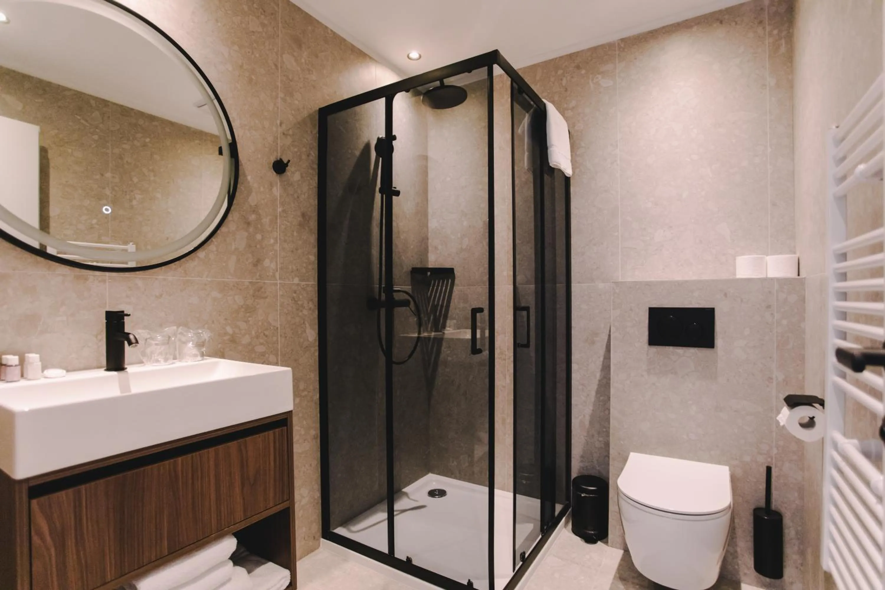 Shower in Hotel Batuda