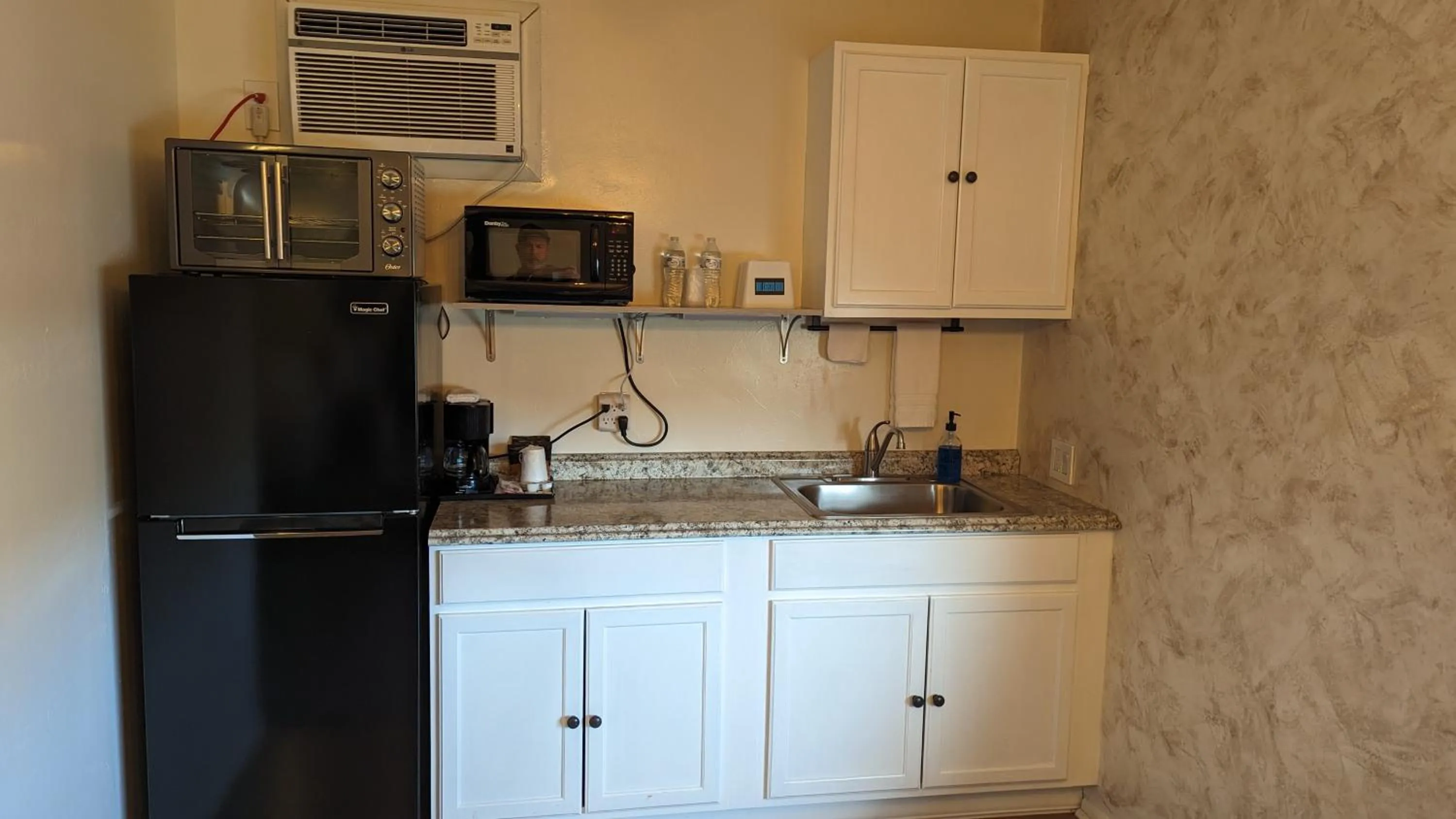 kitchen in High Desert Inn