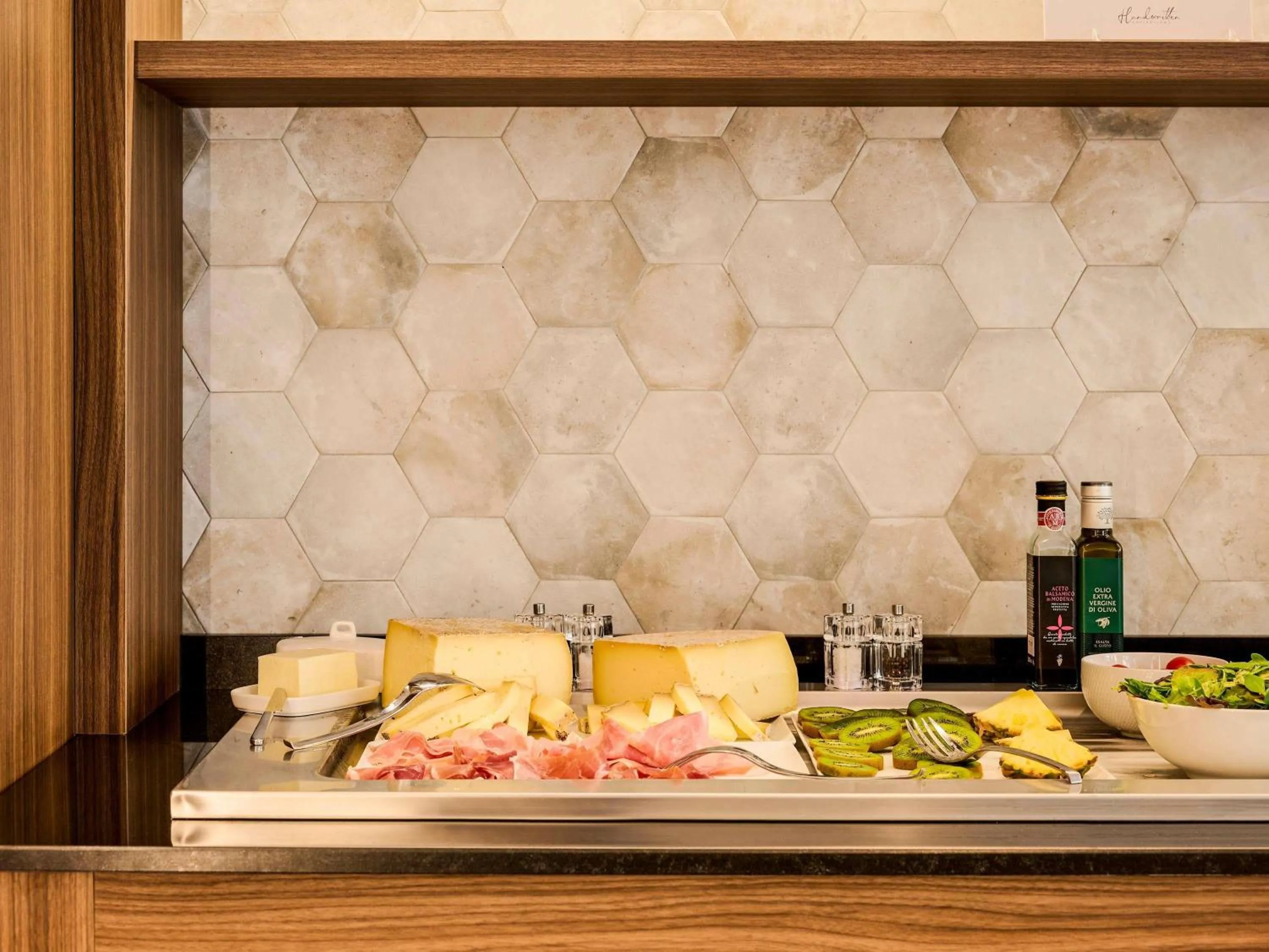 Breakfast in Hotel Giacomo Morra Alba - Handwritten Collection