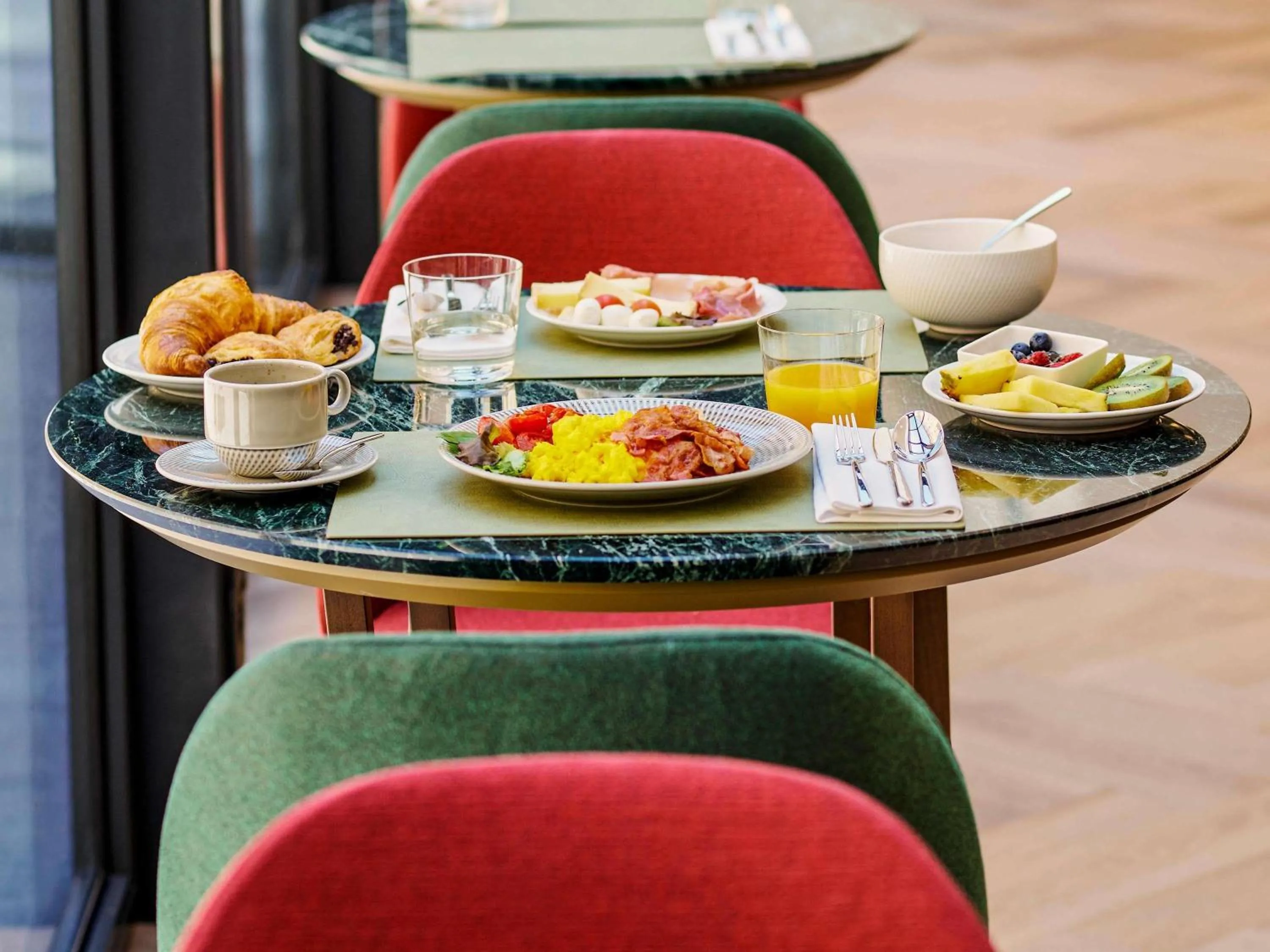 Breakfast in Hotel Giacomo Morra Alba - Handwritten Collection