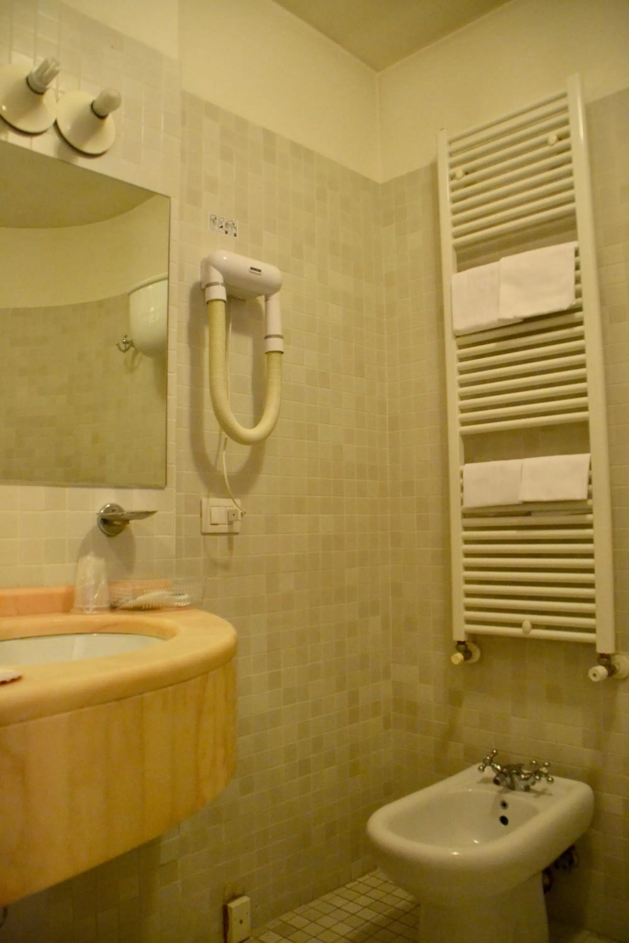 Bathroom in Hotel Italia