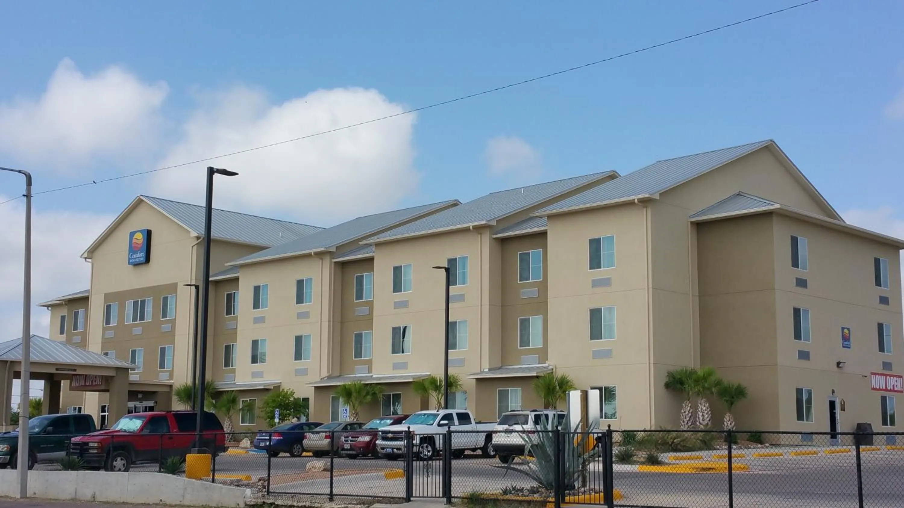 Property building in Comfort Inn & Suites Lakeside