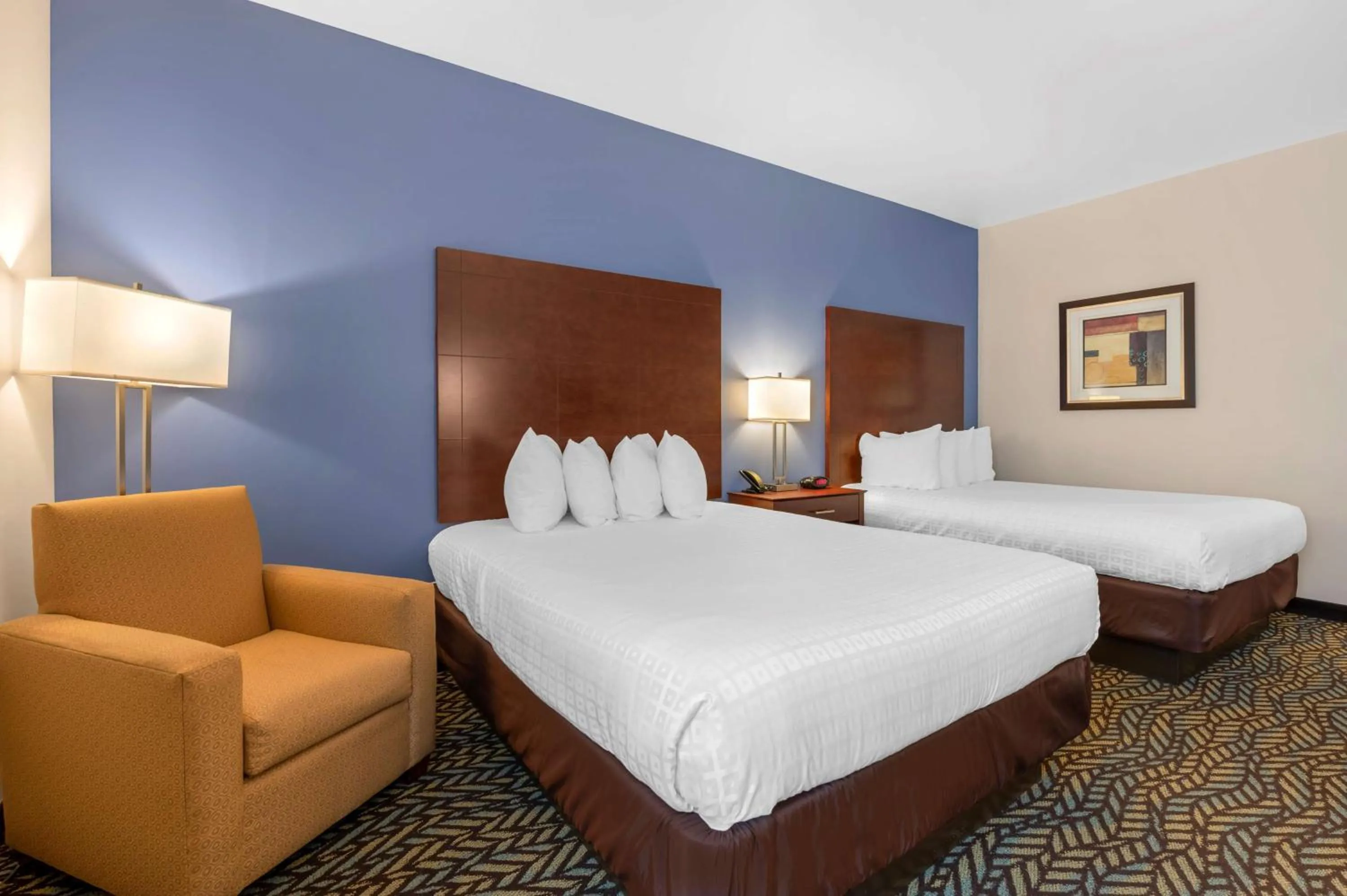 Bedroom, Bed in Best Western Plus Covered Bridge Inn