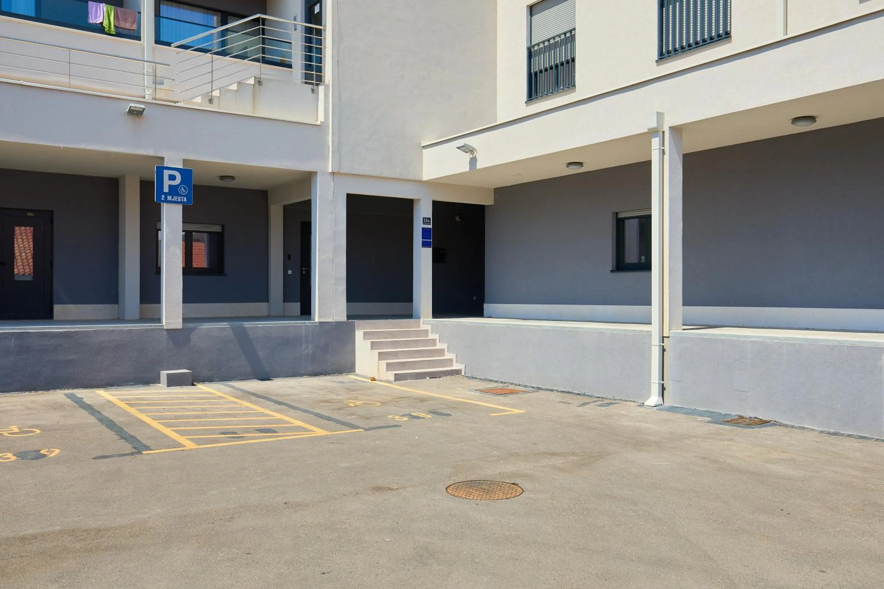 Facade/entrance in DOMINIUM CITY SUITES