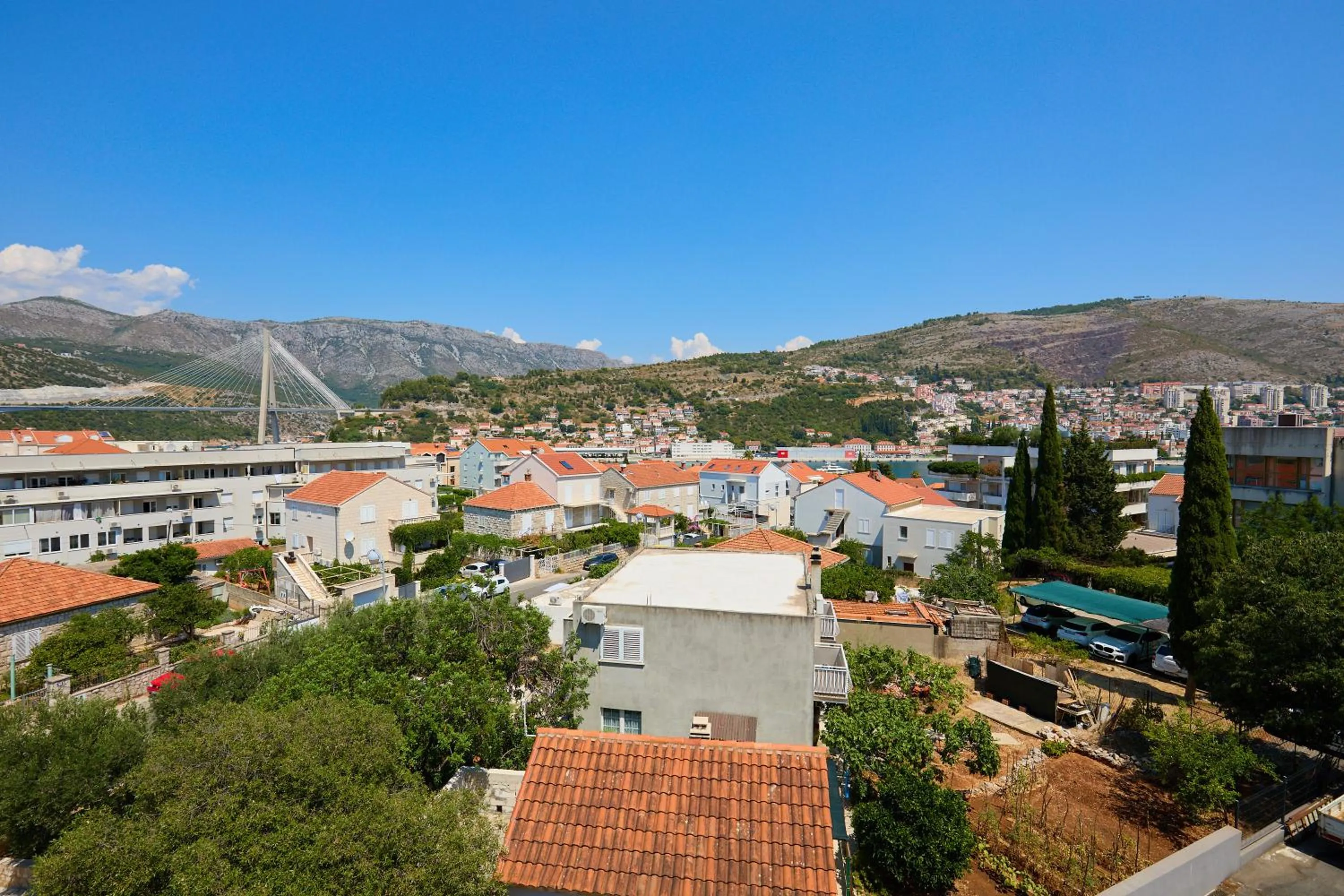 Neighbourhood in DOMINIUM CITY SUITES