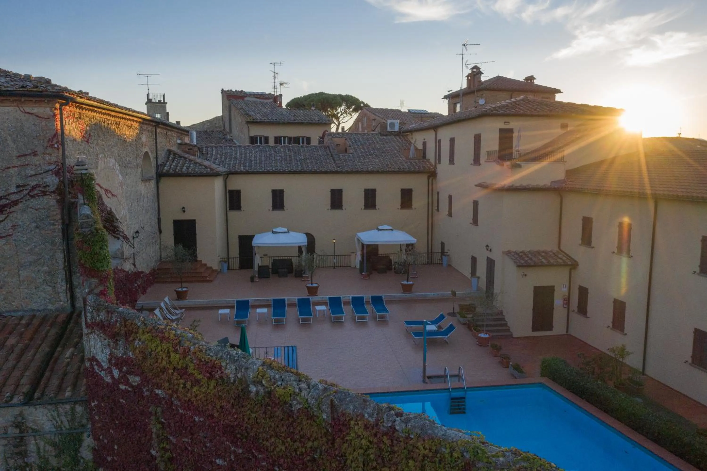 Swimming pool in Hotel San Lino
