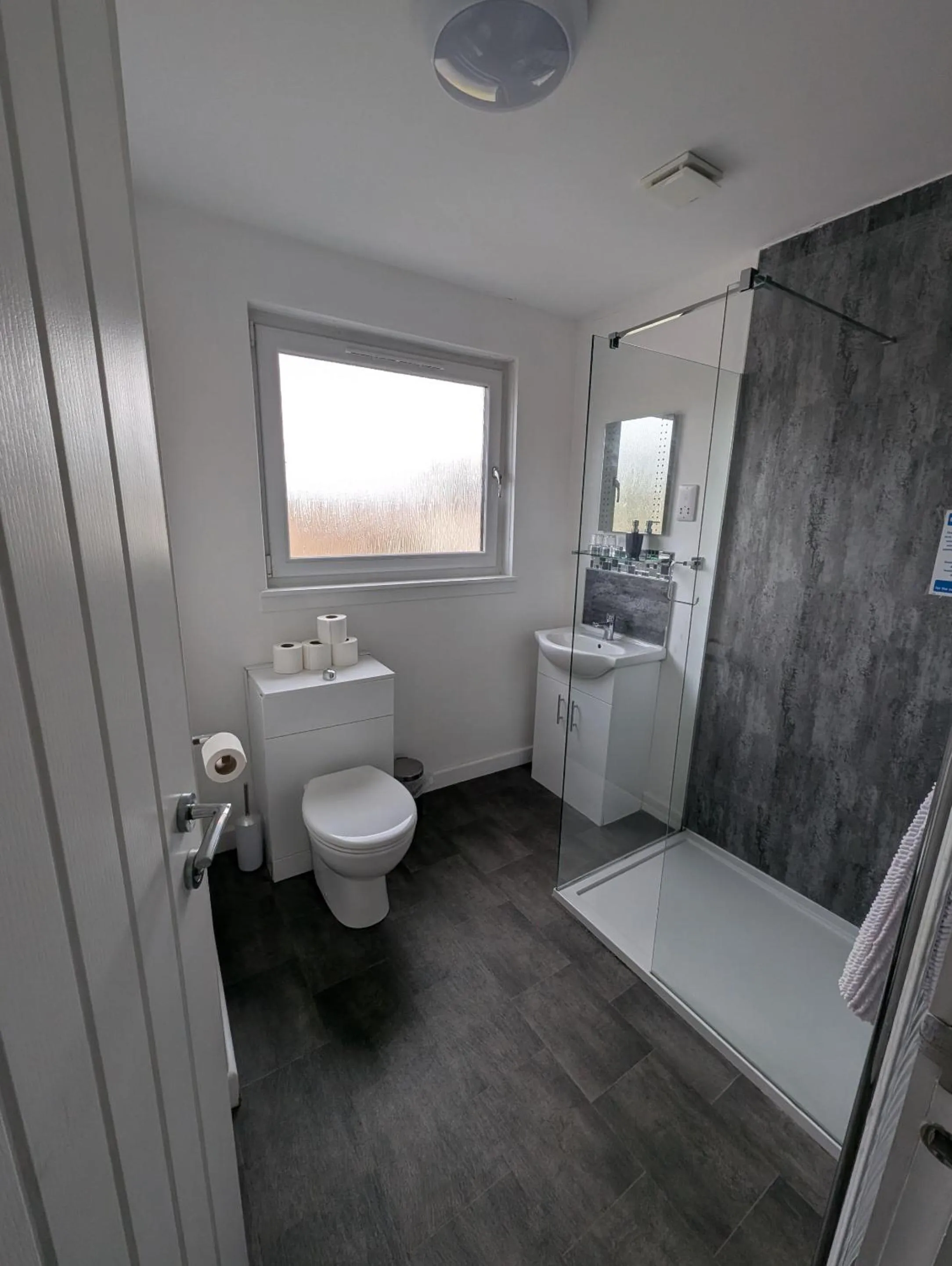 Bathroom in Old North Inn Hotel, Inverness