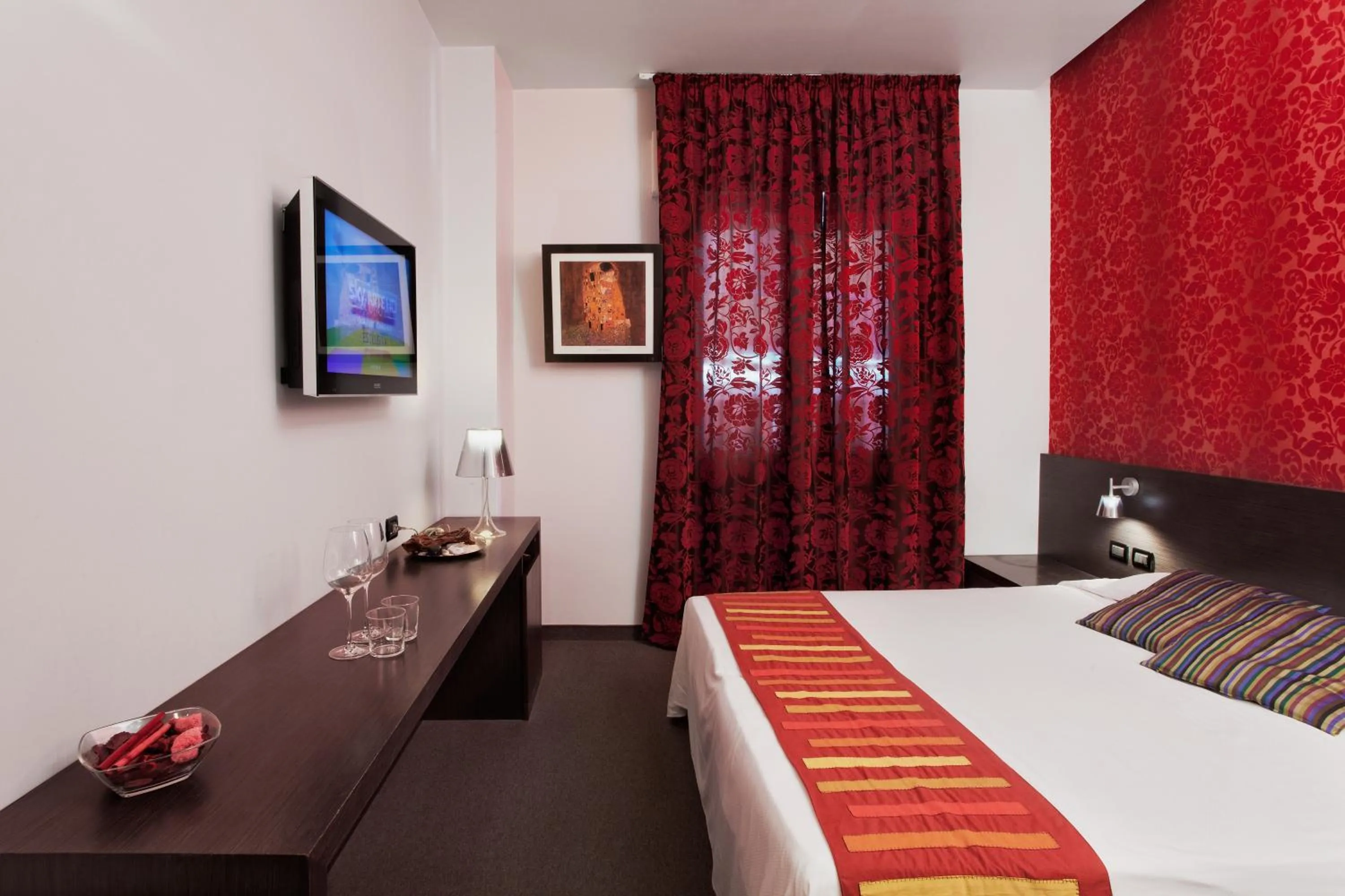 Photo of the whole room, Bed in MA Hotel