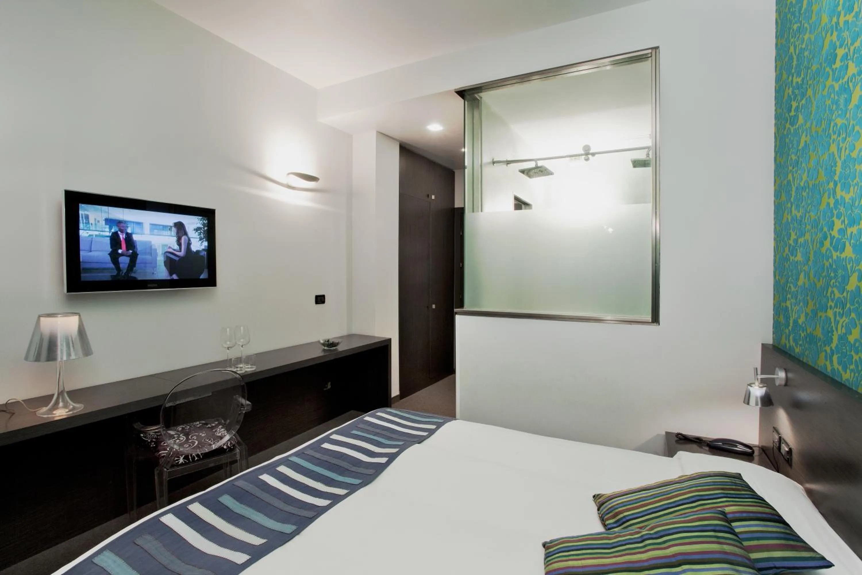 Photo of the whole room, Bed in MA Hotel